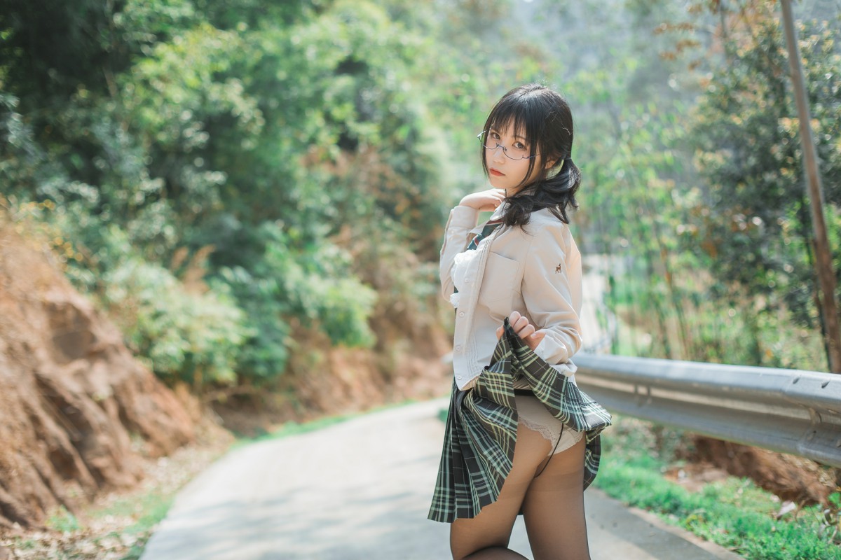 COSER美女逐月su – 乡间小路 – COSPLAY