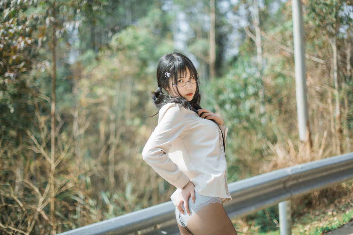 COSER美女逐月su – 乡间小路 – COSPLAY