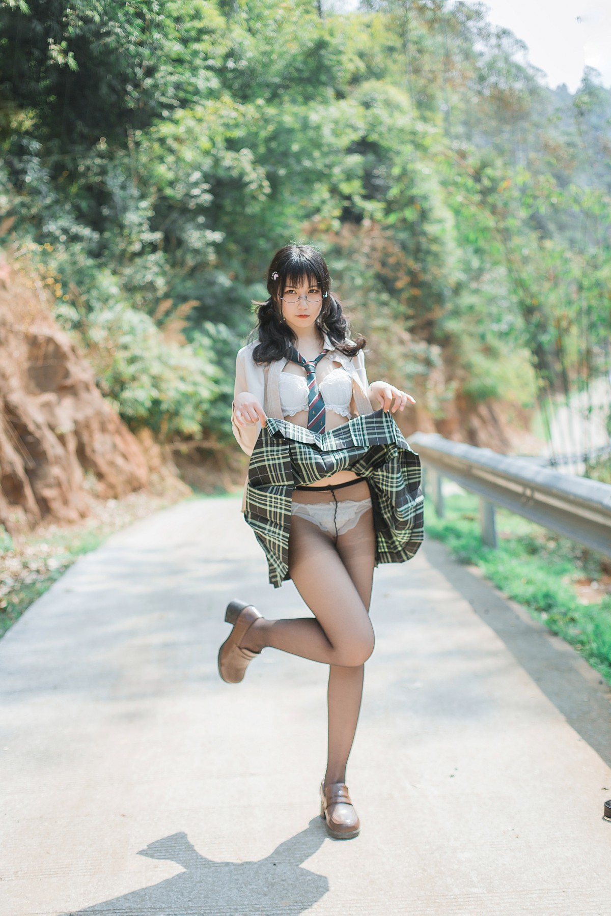 COSER美女逐月su – 乡间小路 – COSPLAY