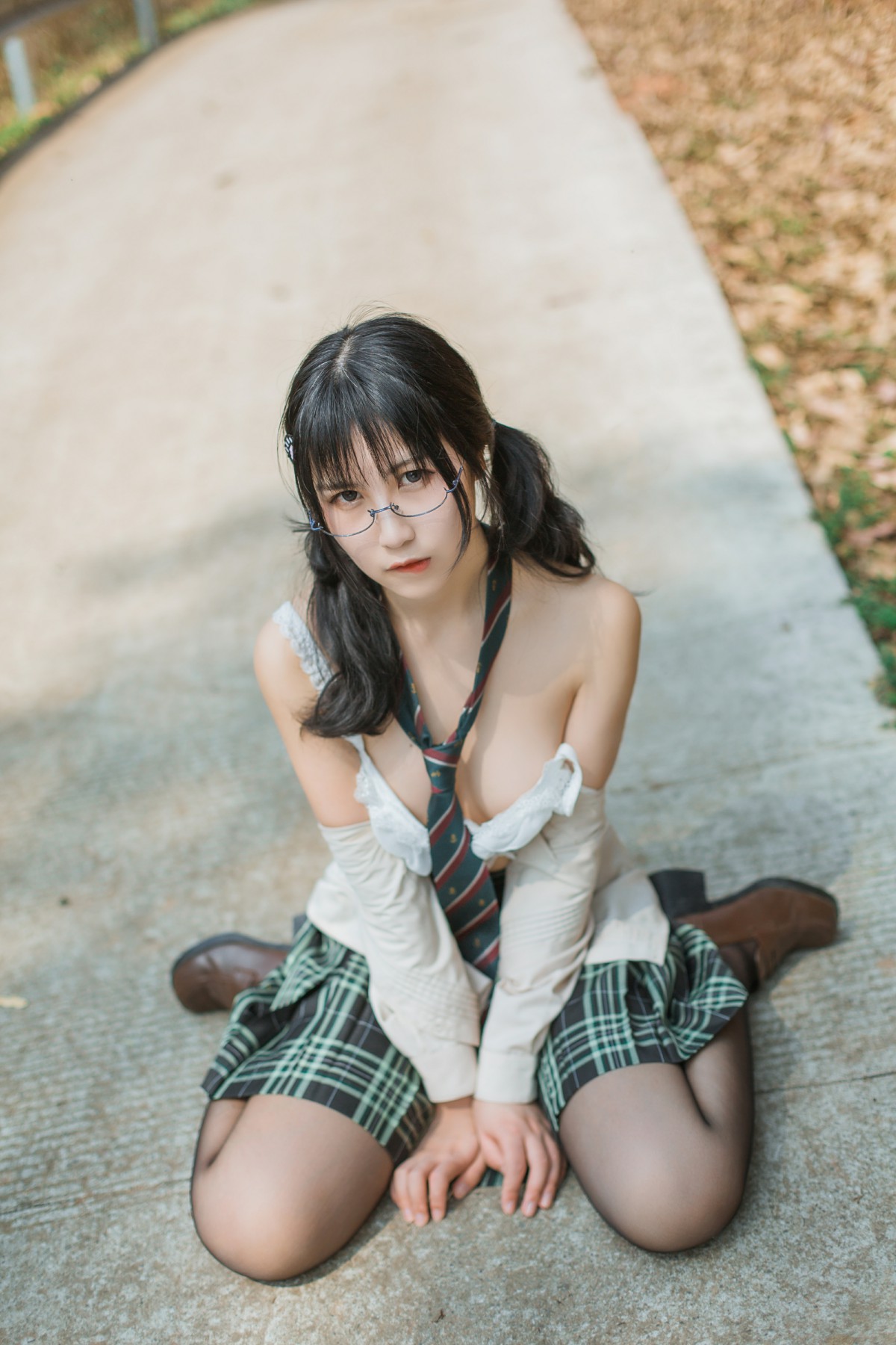 COSER美女逐月su – 乡间小路 – COSPLAY