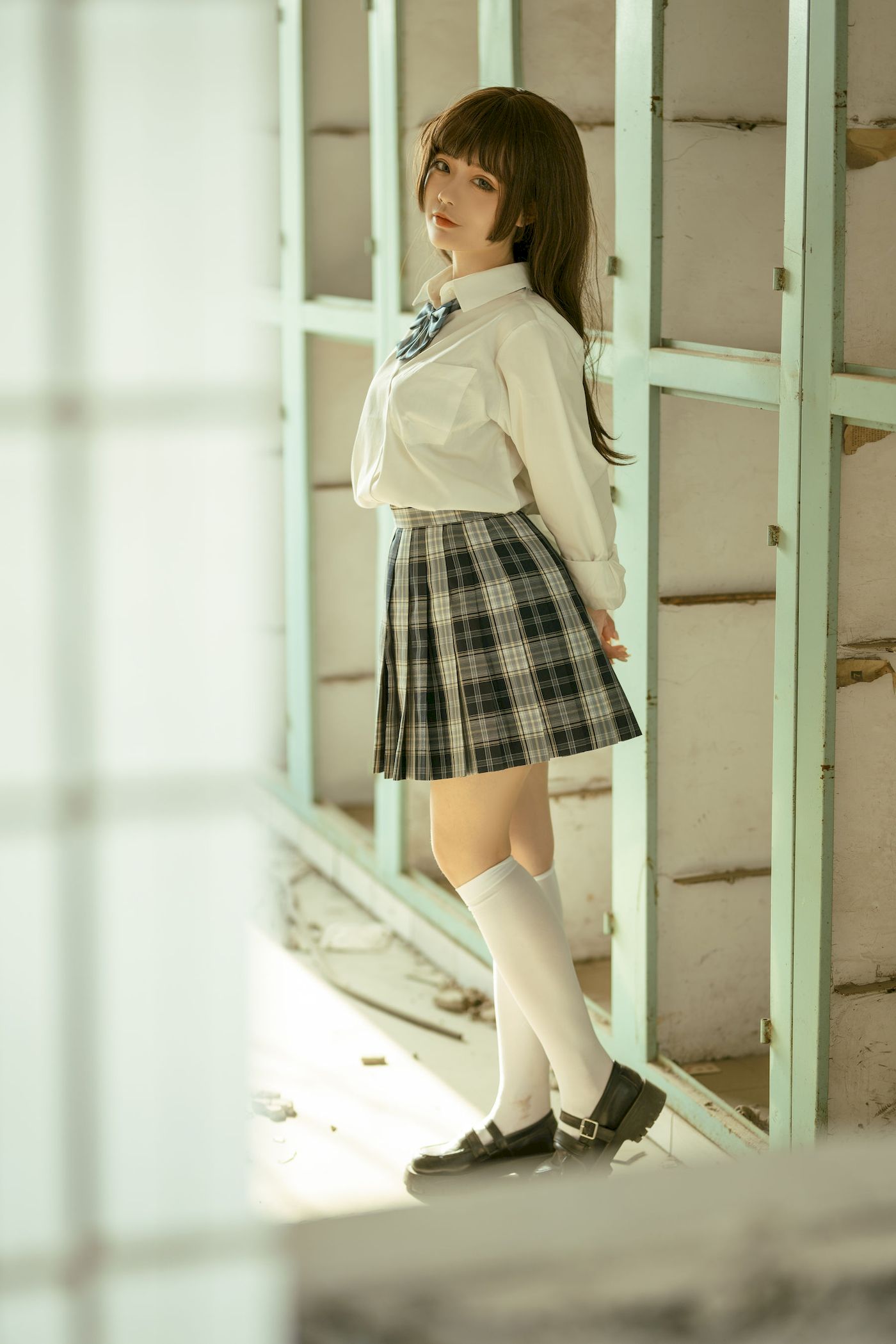 网络美女桃良阿宅白衬衫格子裙JK制服装扮私房写真-御萝部落