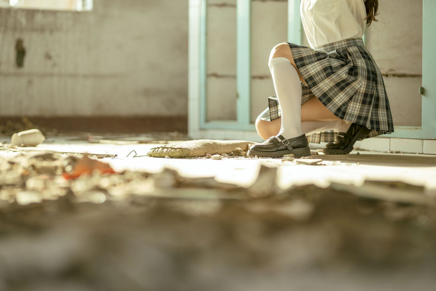 网络美女桃良阿宅白衬衫格子裙JK制服装扮私房写真-御萝部落