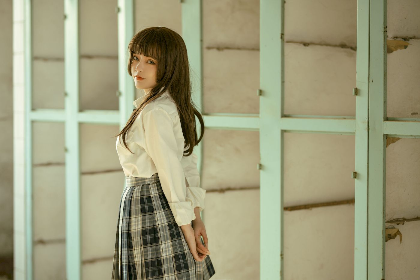 网络美女桃良阿宅白衬衫格子裙JK制服装扮私房写真-御萝部落