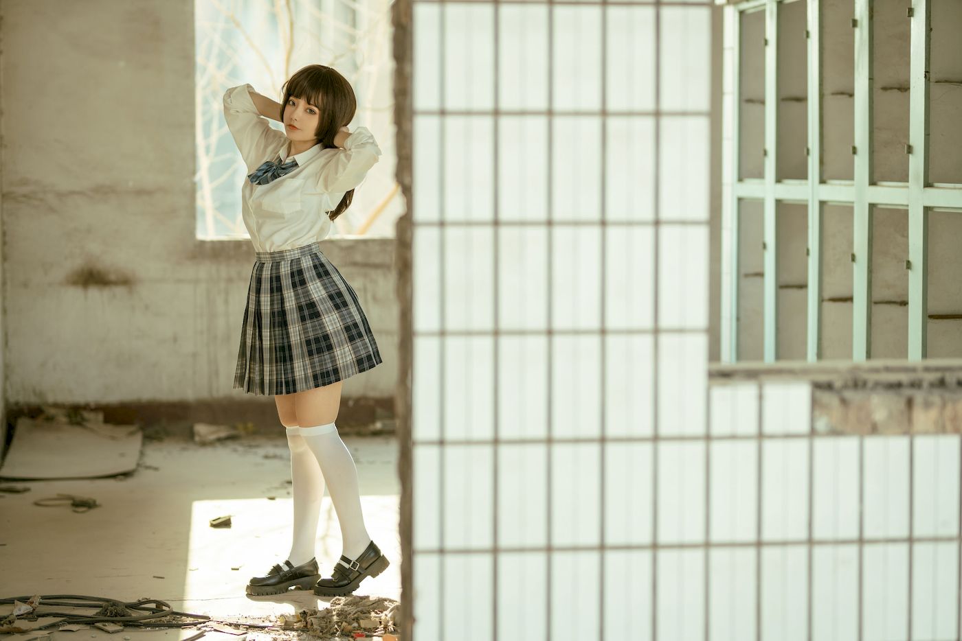 网络美女桃良阿宅白衬衫格子裙JK制服装扮私房写真-御萝部落