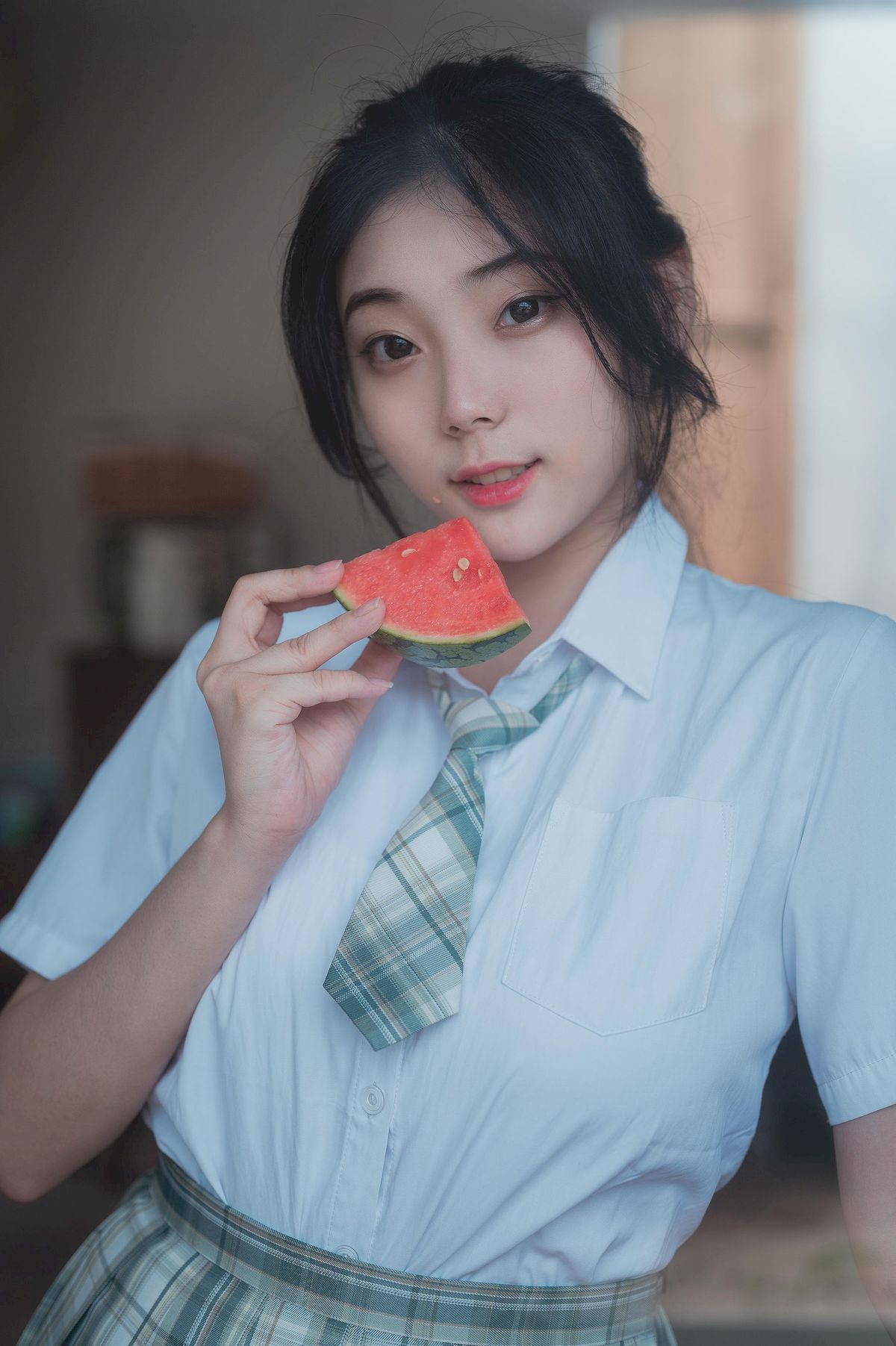 糖水日记邻家小妹JK制服搭配格子裙清纯风格写真-御萝部落