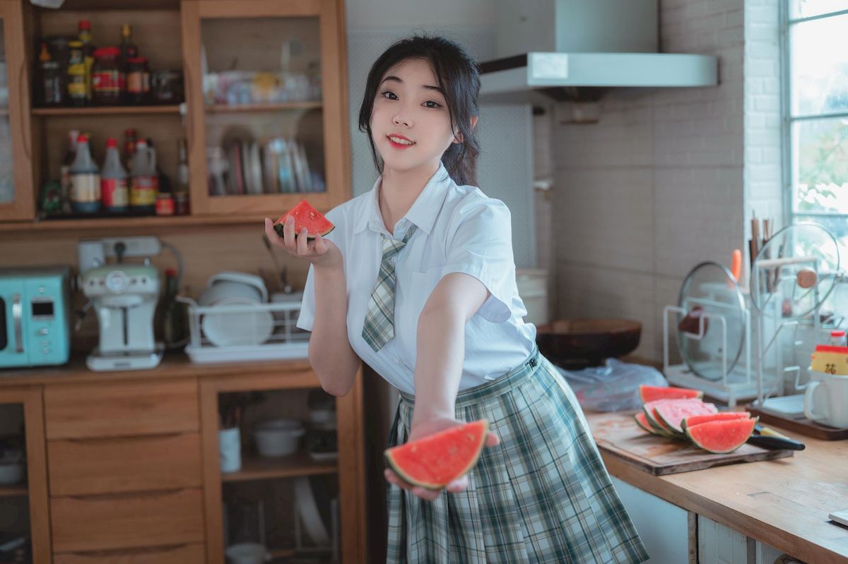 糖水日记邻家小妹JK制服搭配格子裙清纯风格写真-御萝部落