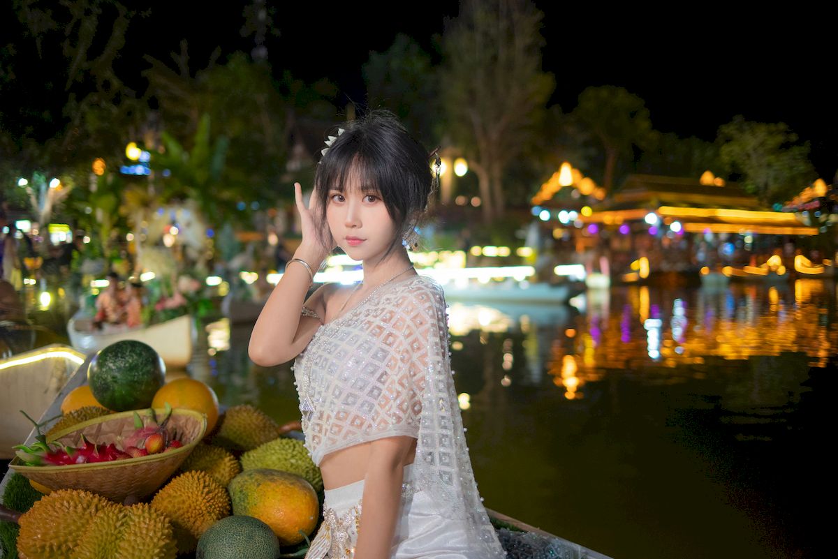 阳光美少女萌芽儿o0西双版纳傣族服饰户外甜美写真-御萝部落