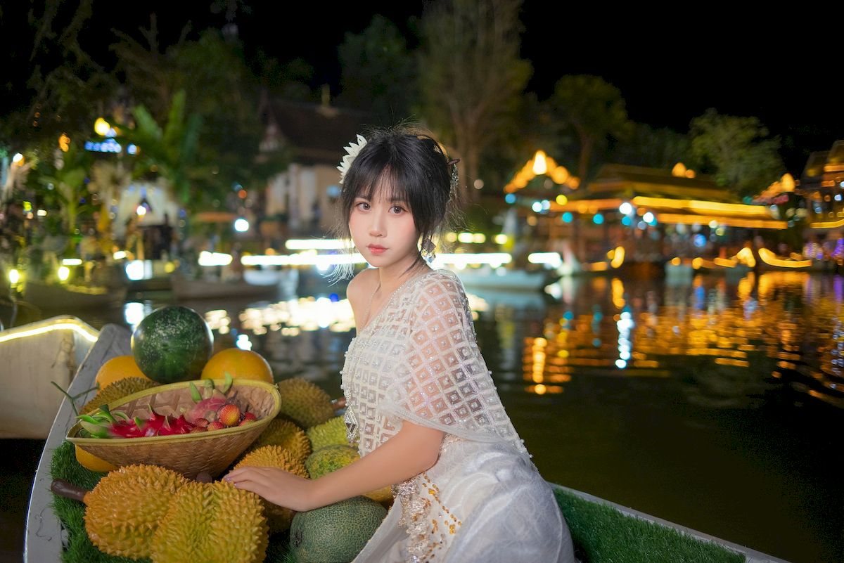 阳光美少女萌芽儿o0西双版纳傣族服饰户外甜美写真-御萝部落