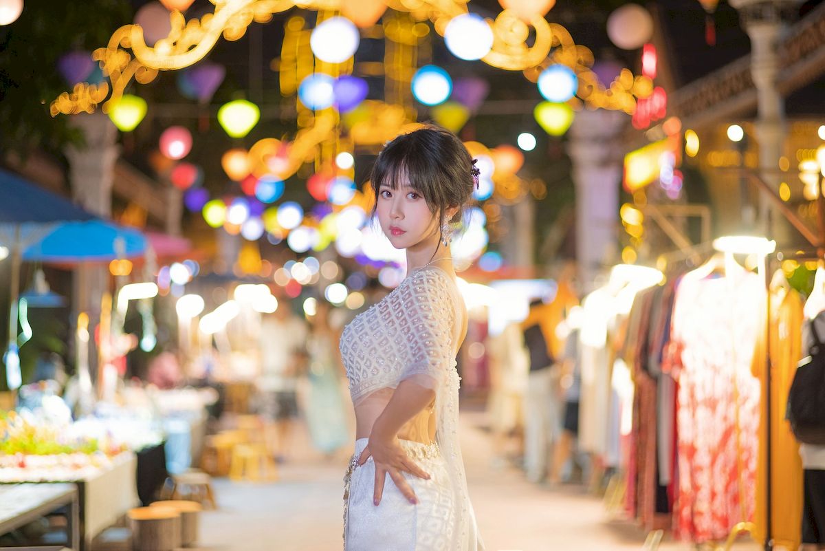 阳光美少女萌芽儿o0西双版纳傣族服饰户外甜美写真-御萝部落
