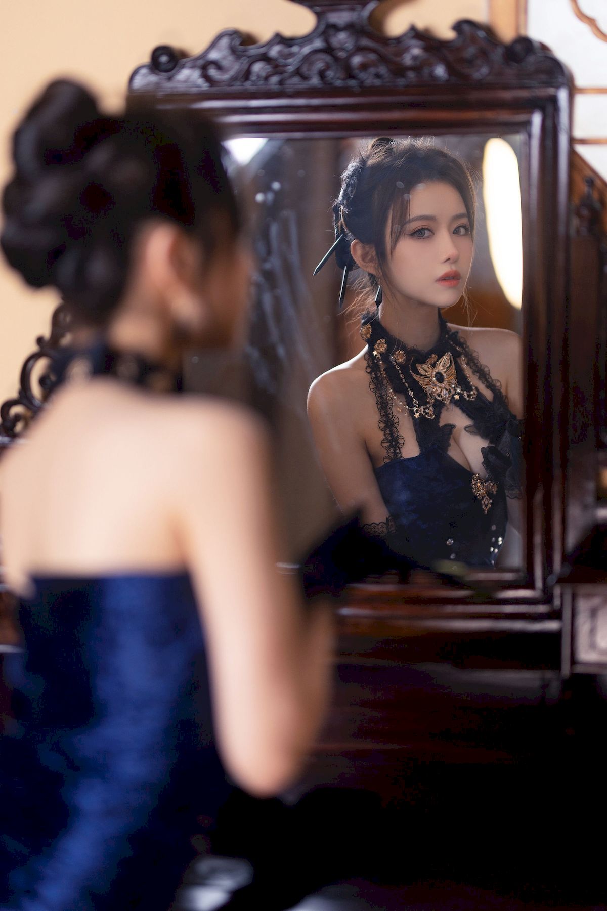 邻家正妹Shika小鹿鹿旗袍系列COS烽火经年美图-御萝部落