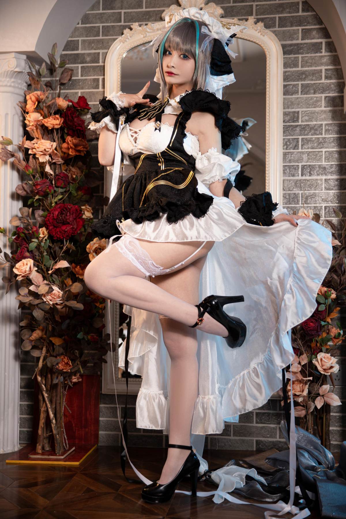 洛璃 LoLiSAMA – cos 柴郡：真人写实碧蓝航线猫娘兽耳 撕裂服装白丝巨乳翘臀开档 极致诱惑无修正 67P