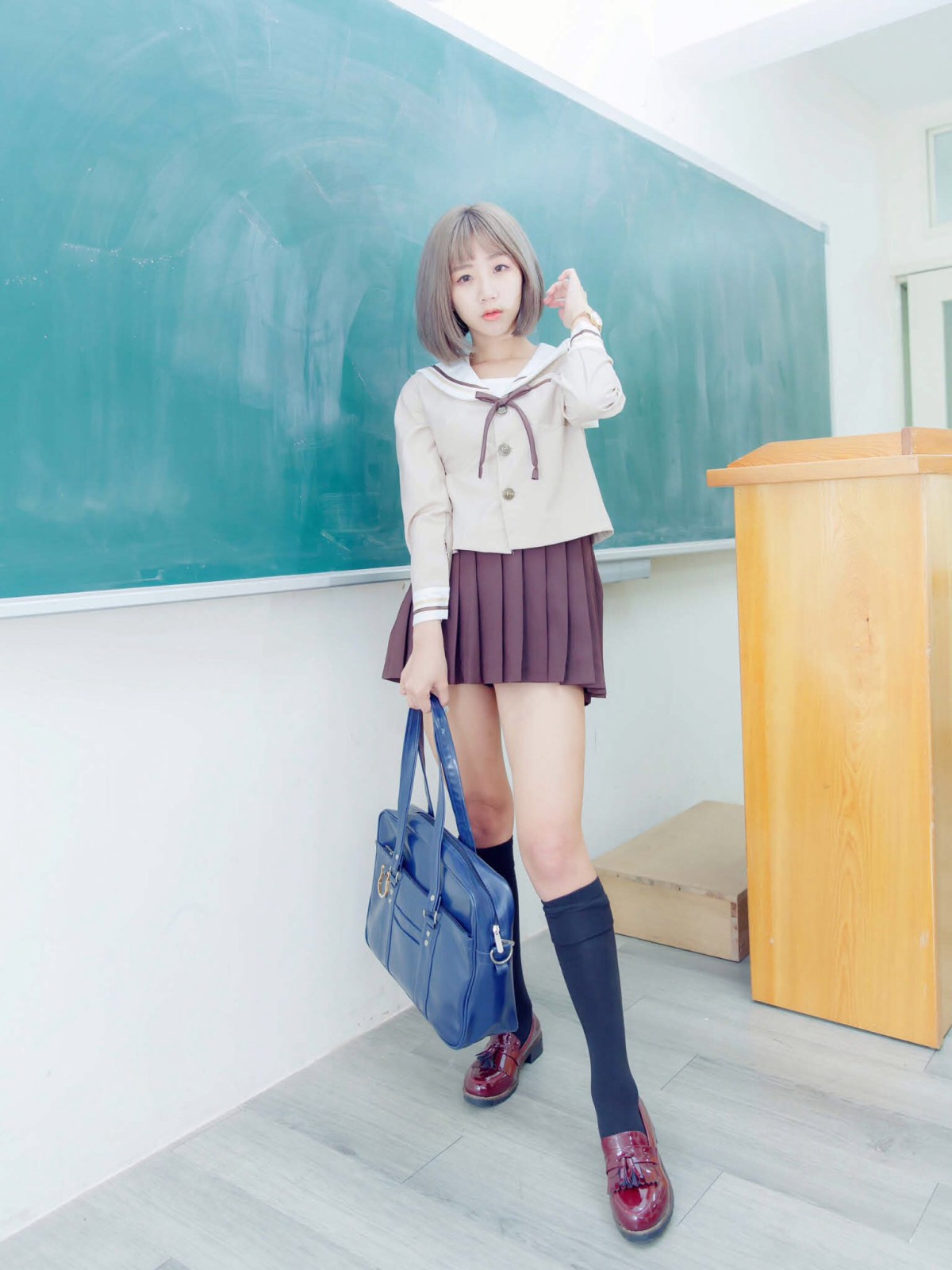 [JUICY]多汁女孩阮靖貽 水手服挑逗可爱单纯学生 – COSPLAY