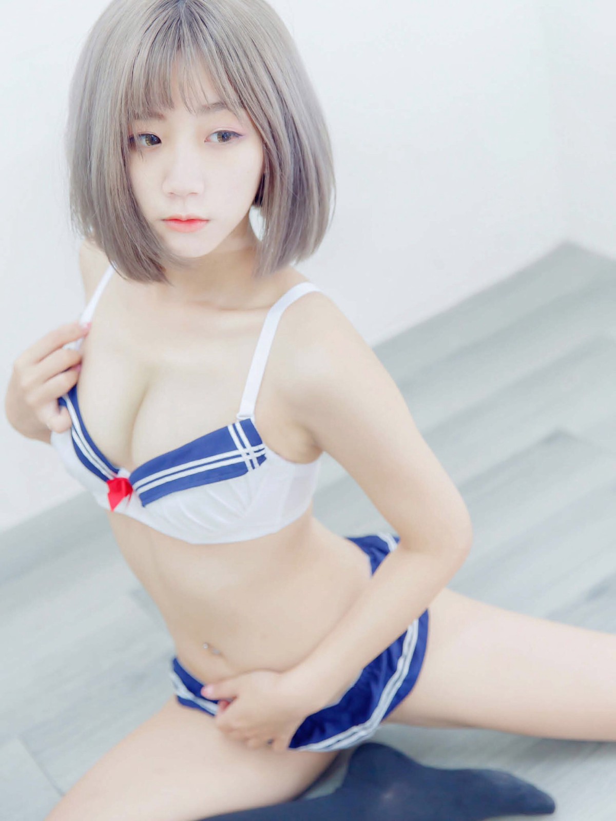 [JUICY]多汁女孩阮靖貽 水手服挑逗可爱单纯学生 – COSPLAY
