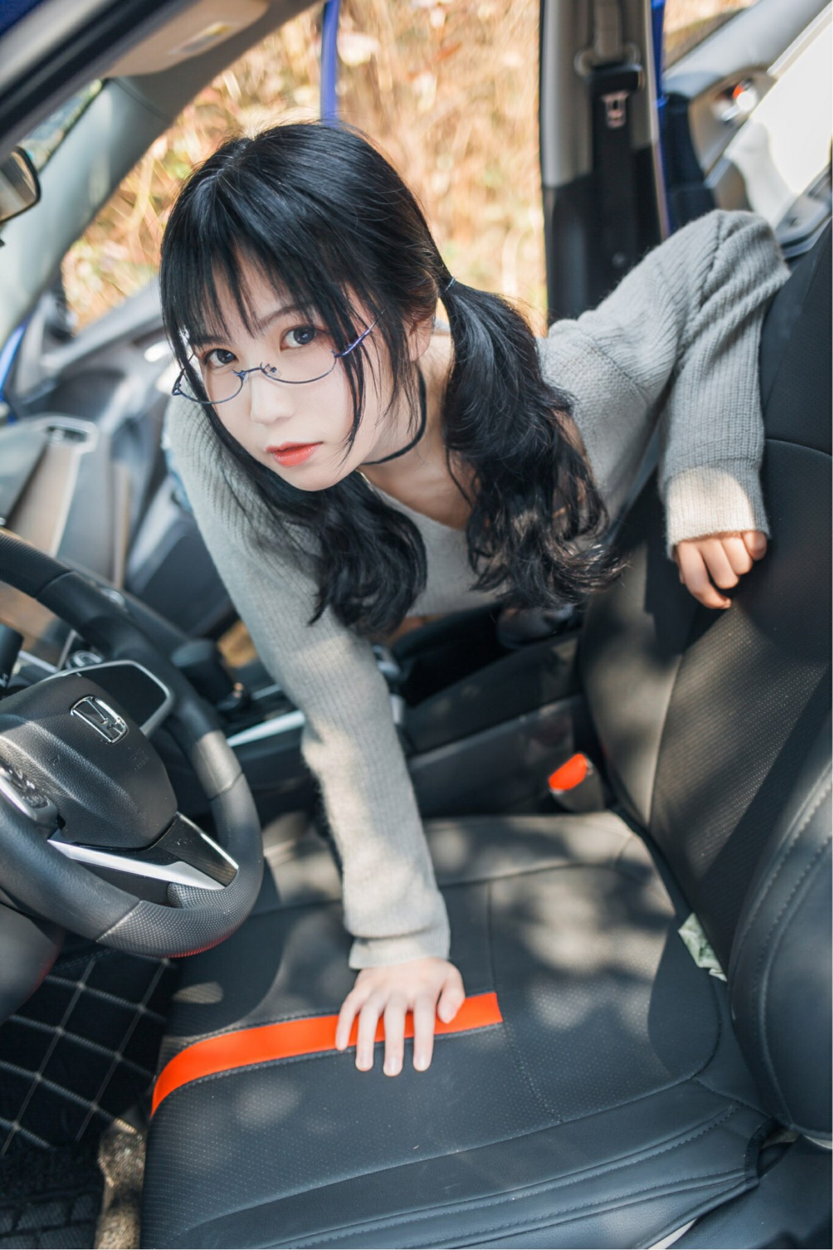 COSER美女逐月su – 车内篇 – COSPLAY