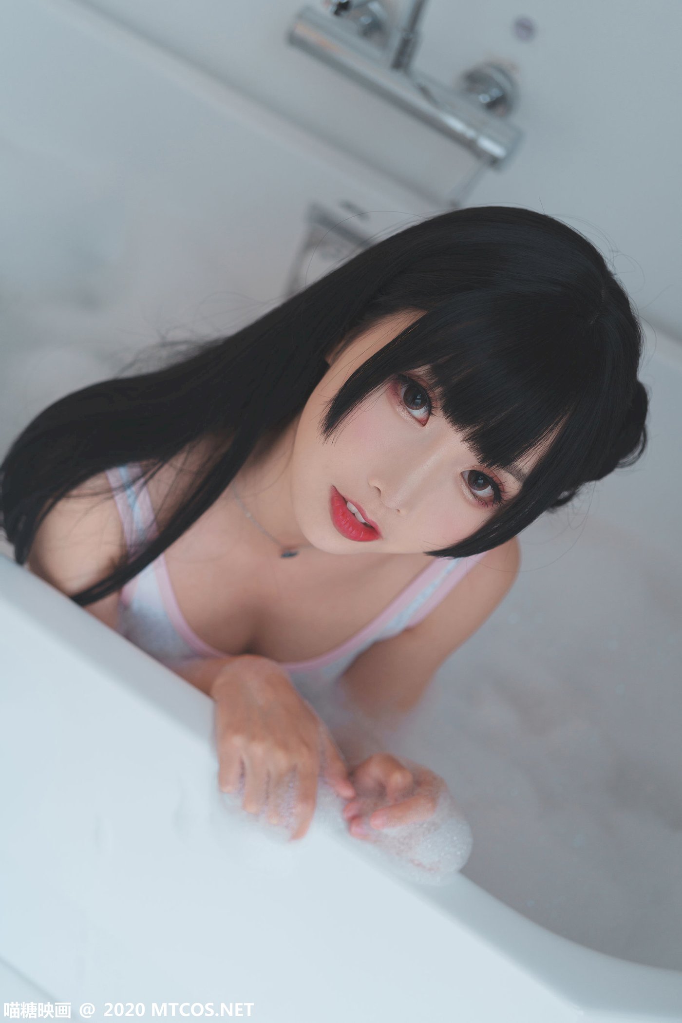 喵糖映画邻家小妹面饼仙儿死库水浴缸泡泡浴私房写真 – 美女 –