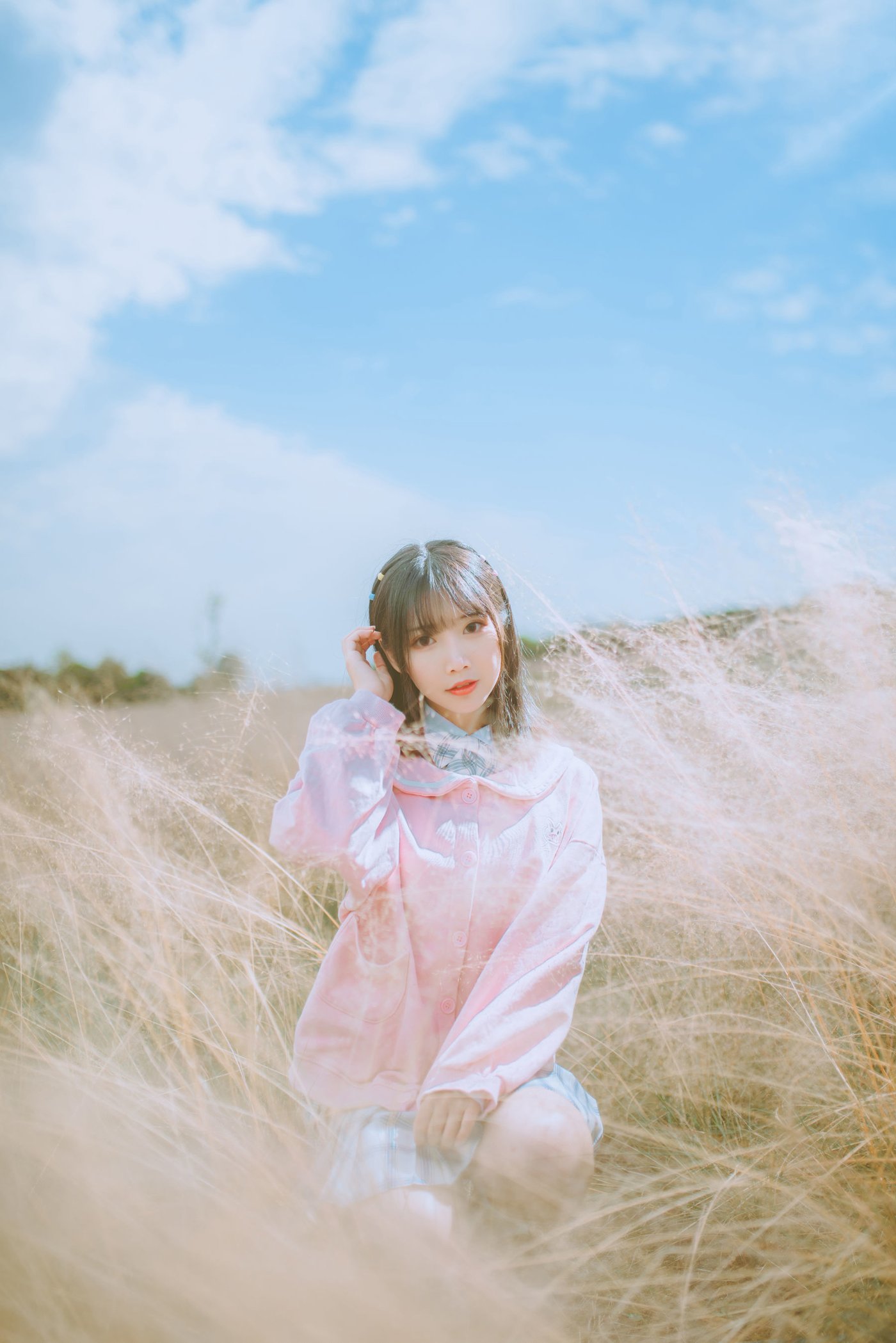 清新软妹面饼仙儿JK制服粉黛草场景粉色风格户外写真 – 美女 –