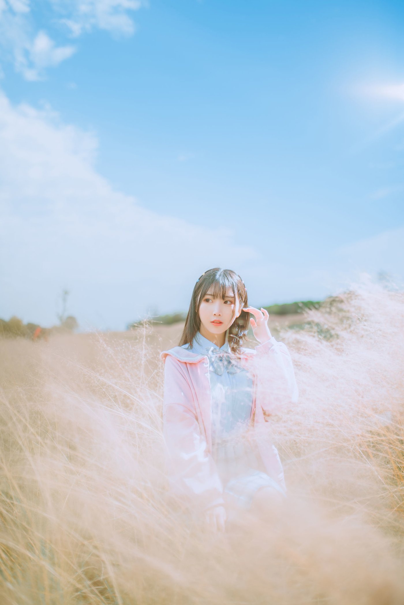 清新软妹面饼仙儿JK制服粉黛草场景粉色风格户外写真 – 美女 –