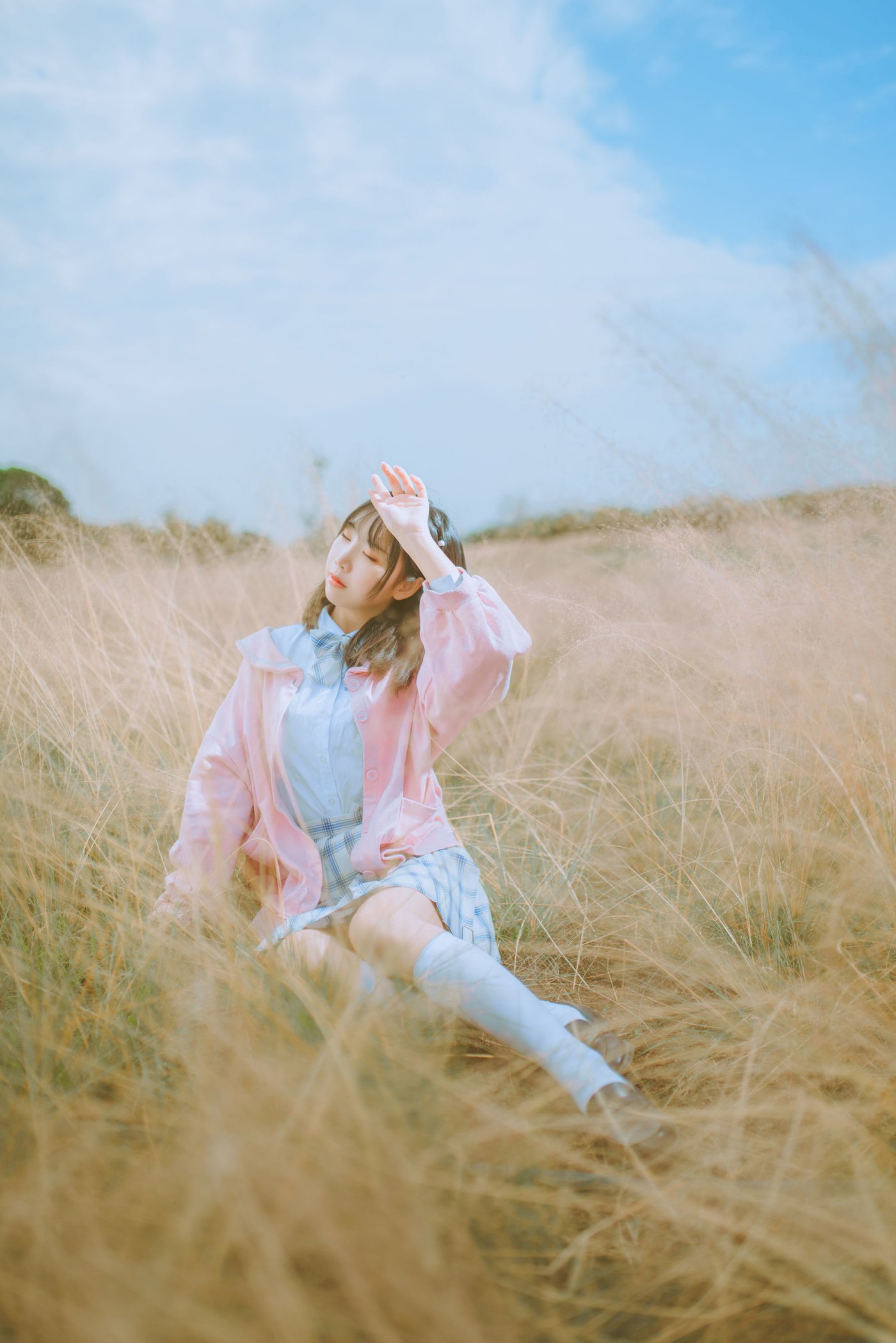 清新软妹面饼仙儿JK制服粉黛草场景粉色风格户外写真 – 美女 –