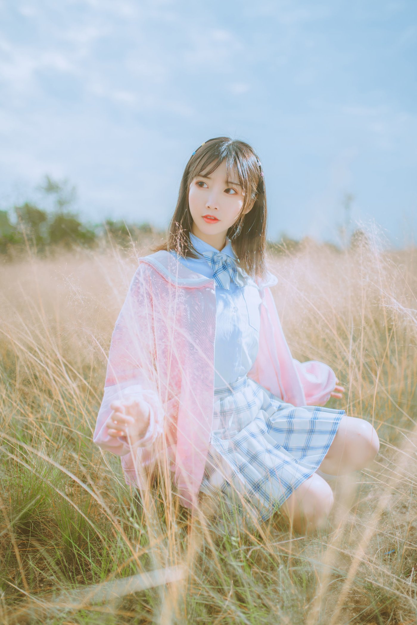 清新软妹面饼仙儿JK制服粉黛草场景粉色风格户外写真 – 美女 –