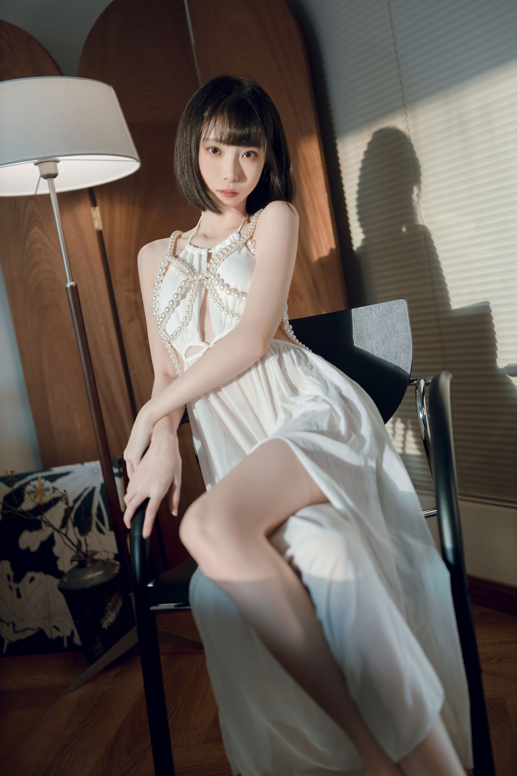 邻家女友许岚LAN白裙修长美腿短发系列清纯写真-御萝部落