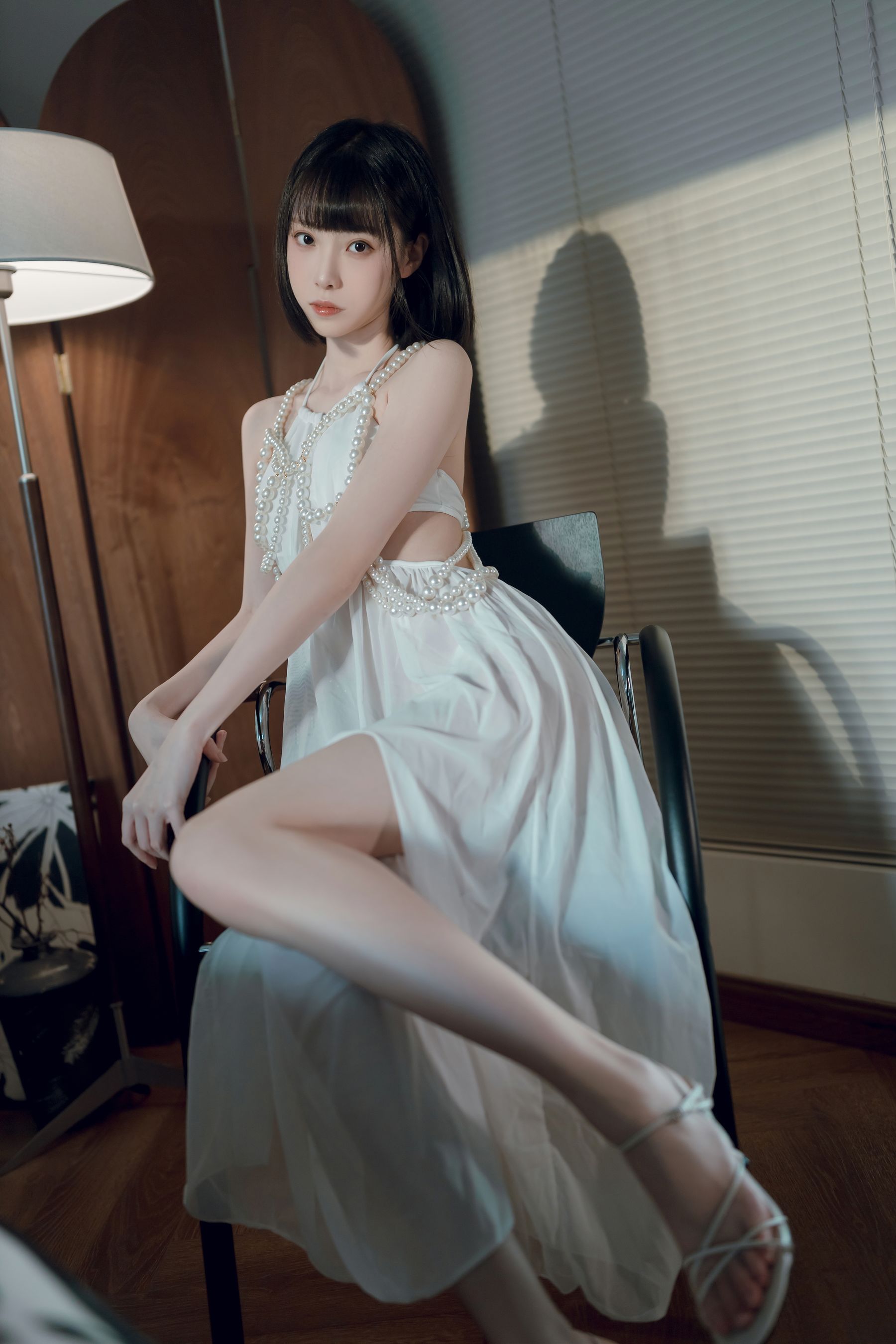 邻家女友许岚LAN白裙修长美腿短发系列清纯写真-御萝部落