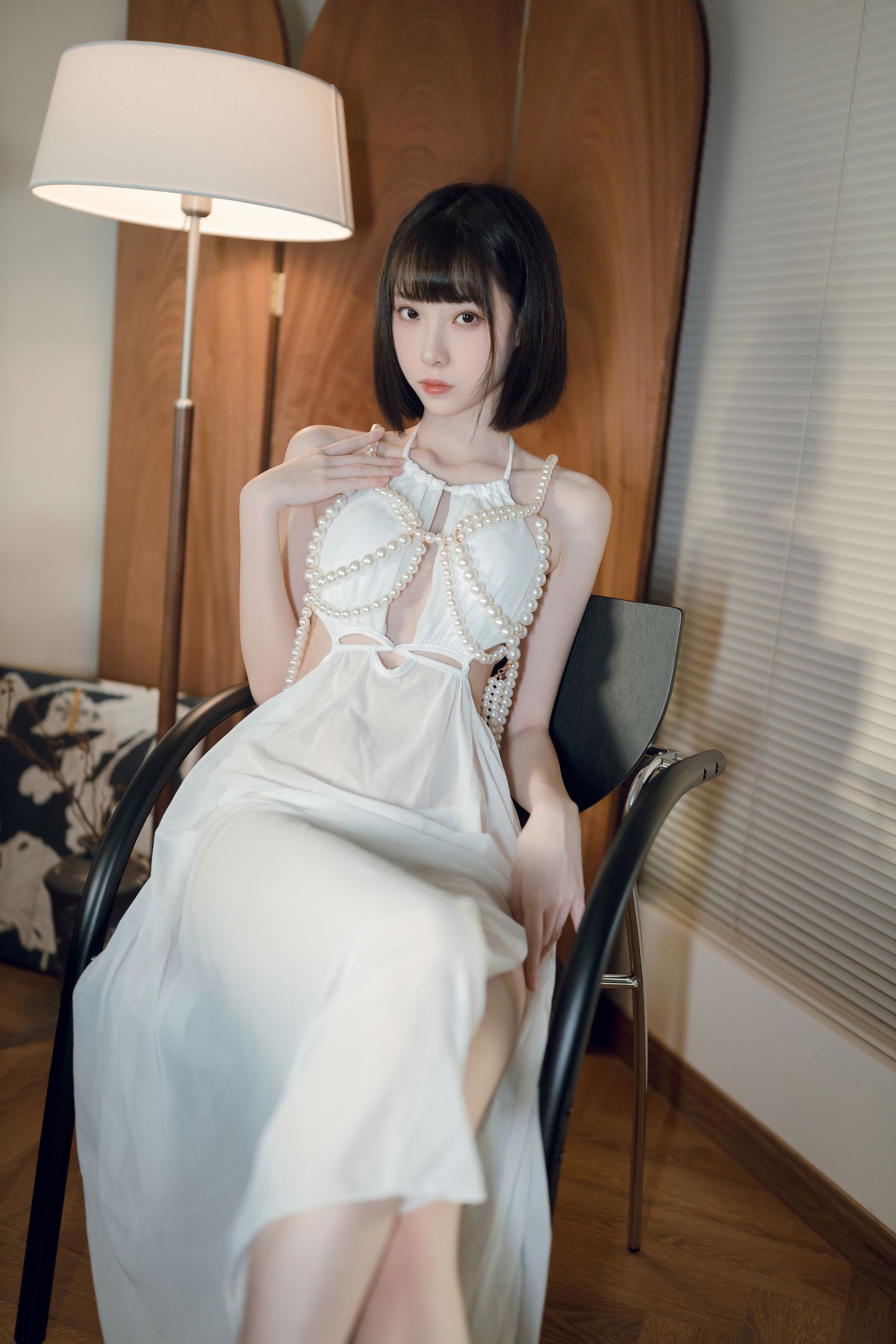 邻家女友许岚LAN白裙修长美腿短发系列清纯写真-御萝部落