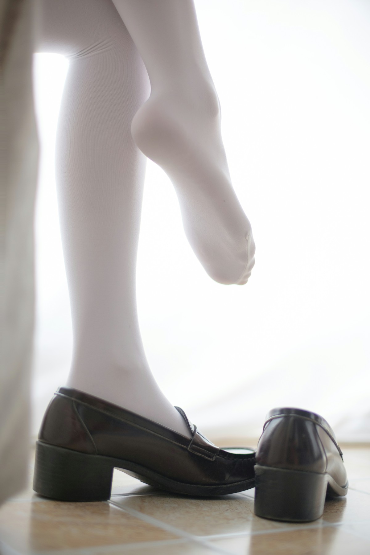 [森萝财团]R15-010羞嗒嗒的白丝MM – COSPLAY