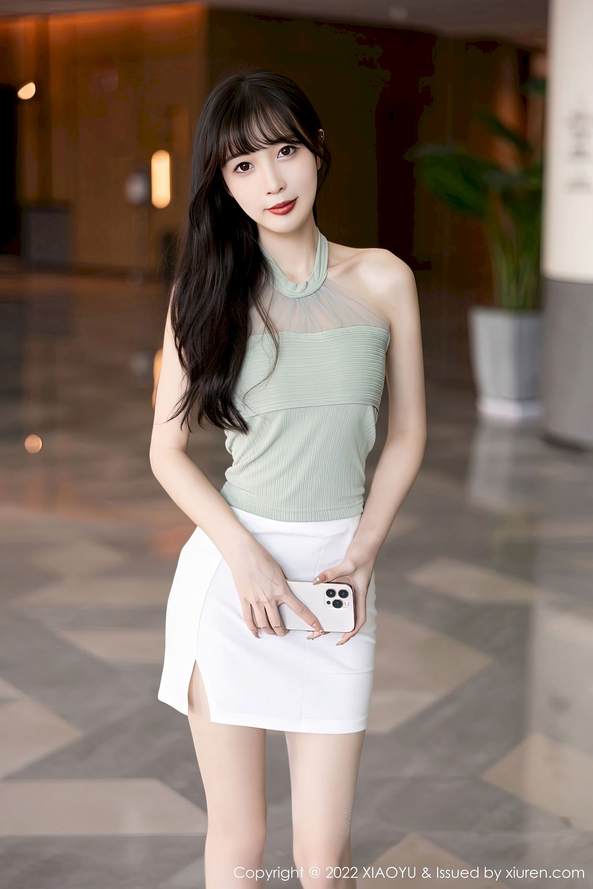 [语画界XIAOYU] Vol.906 模特林星阑 – 绿灰露肩上衣+白色短裙性感写真