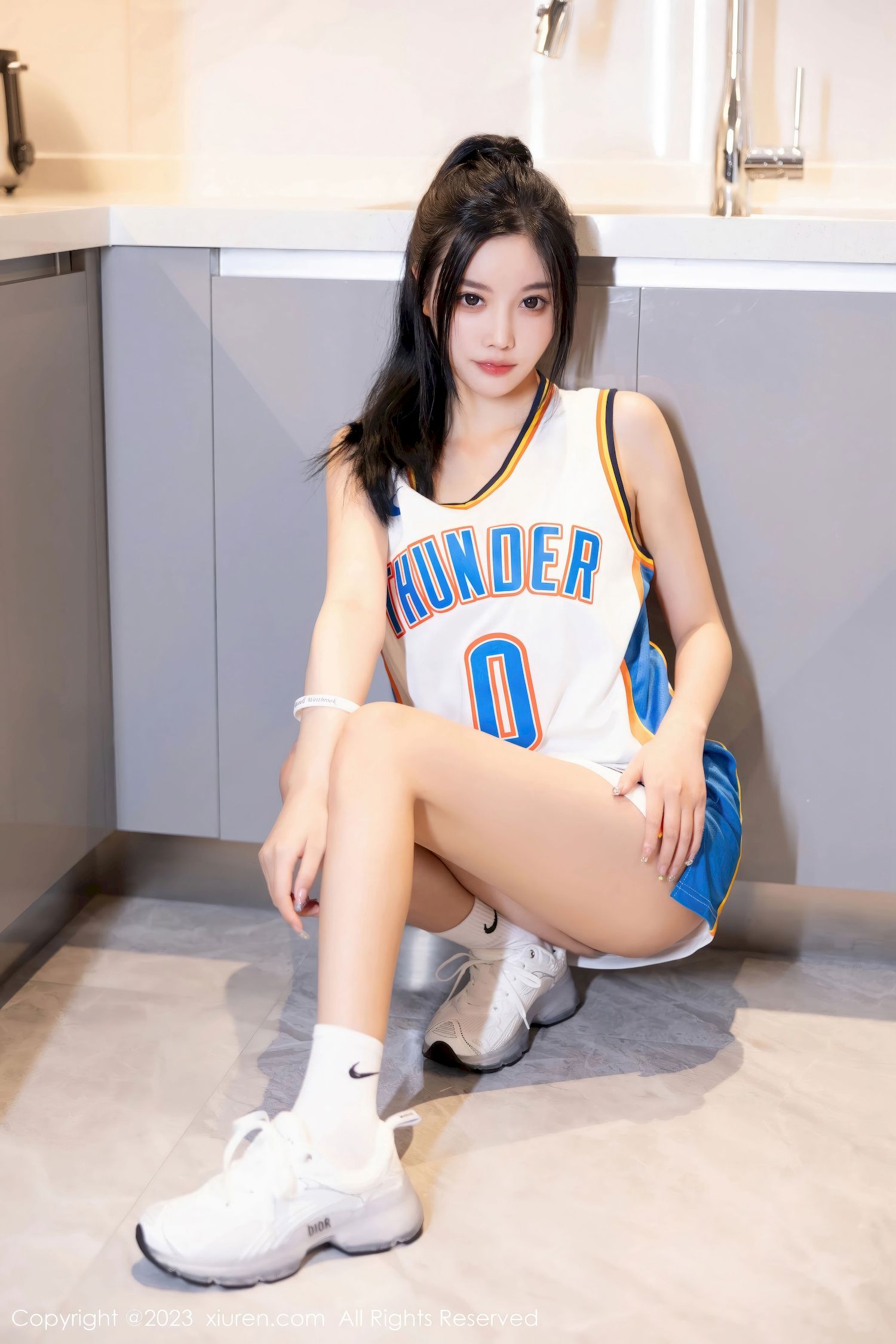 [XiuRen秀人网] No.7304 杨晨晨Yome – 丰腴身材+运动美腿 安吉旅拍