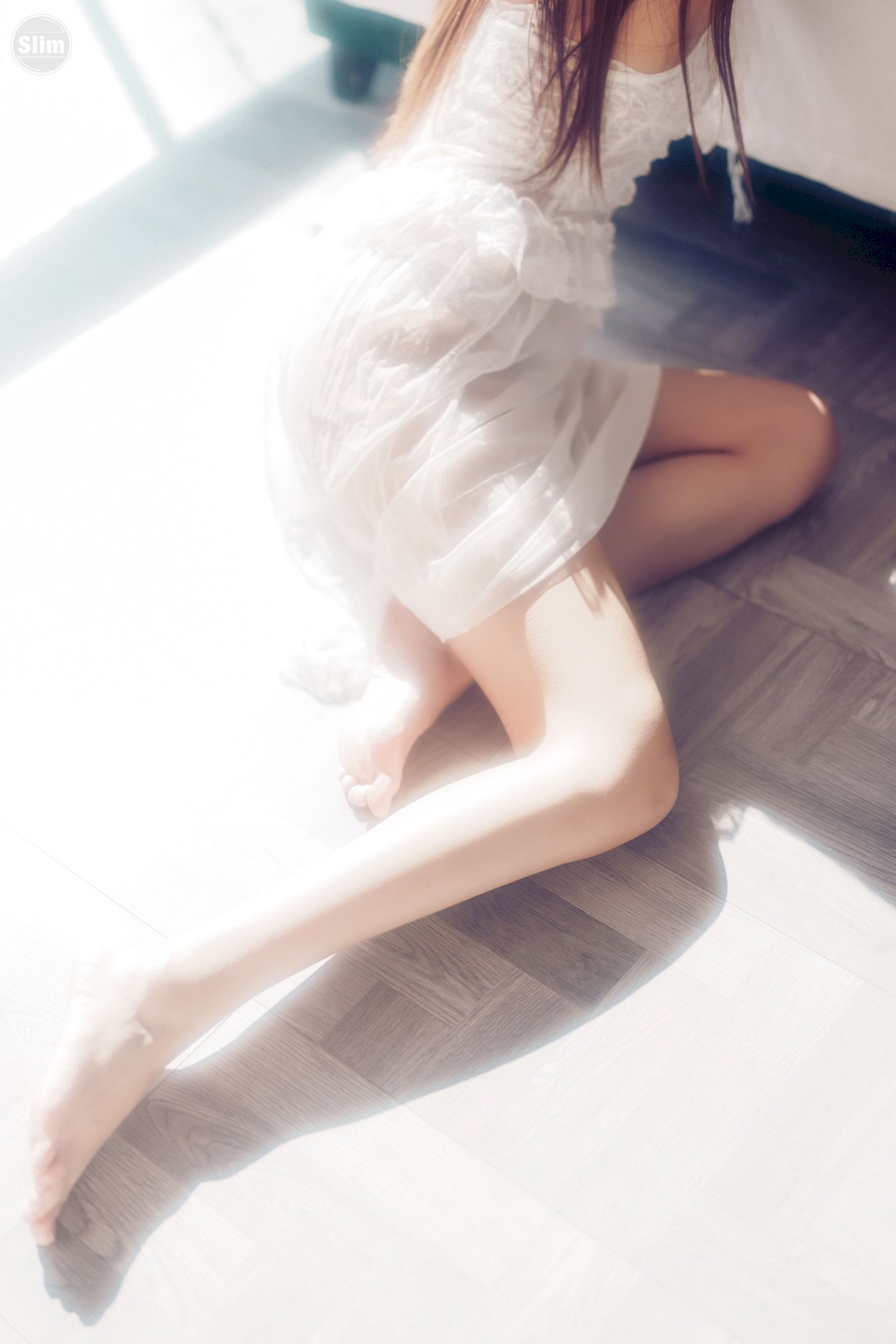 嫩模源纱希喵喵喵修长美腿搭配薄纱白裙私房写真 – 美女 –