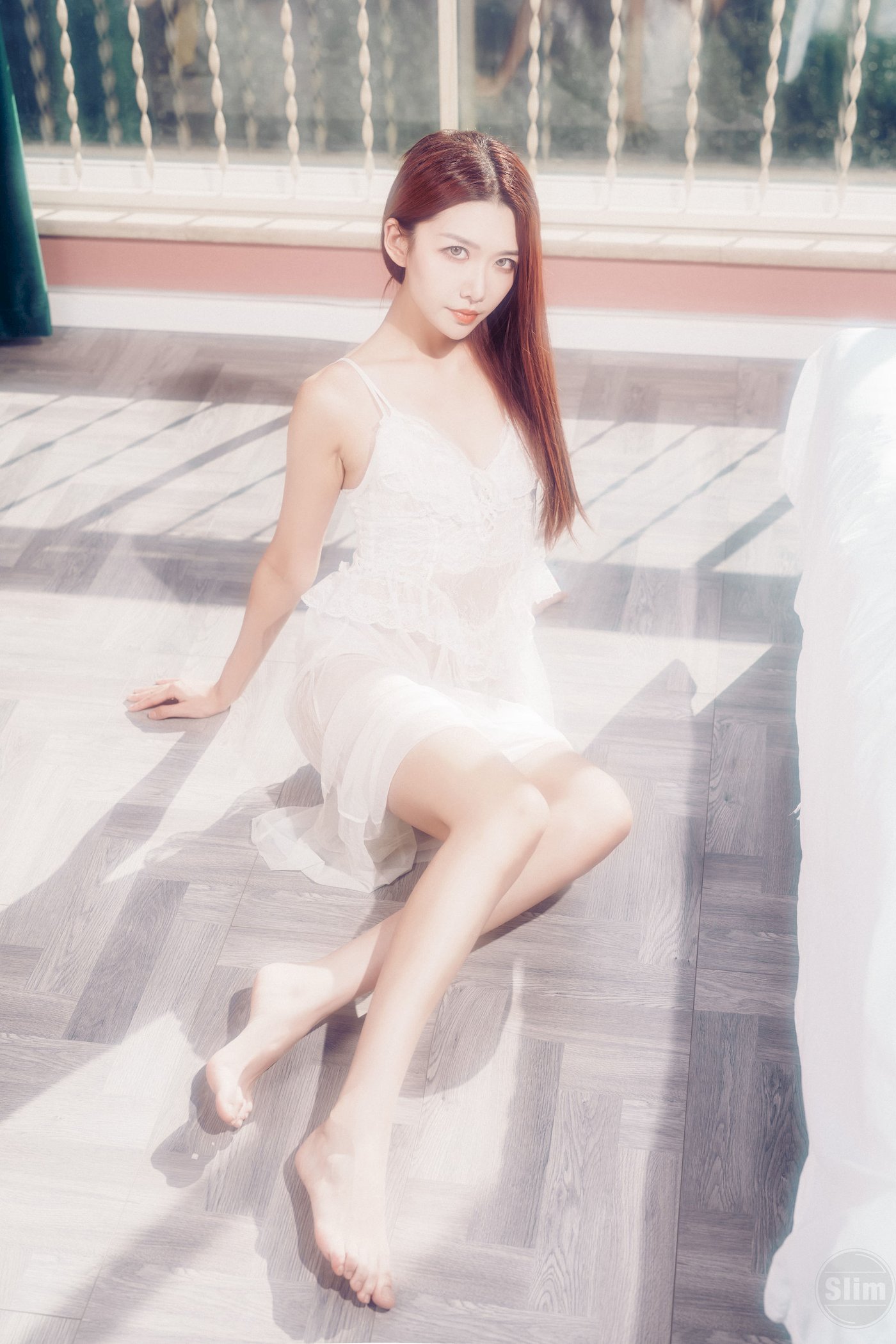 嫩模源纱希喵喵喵修长美腿搭配薄纱白裙私房写真 – 美女 –