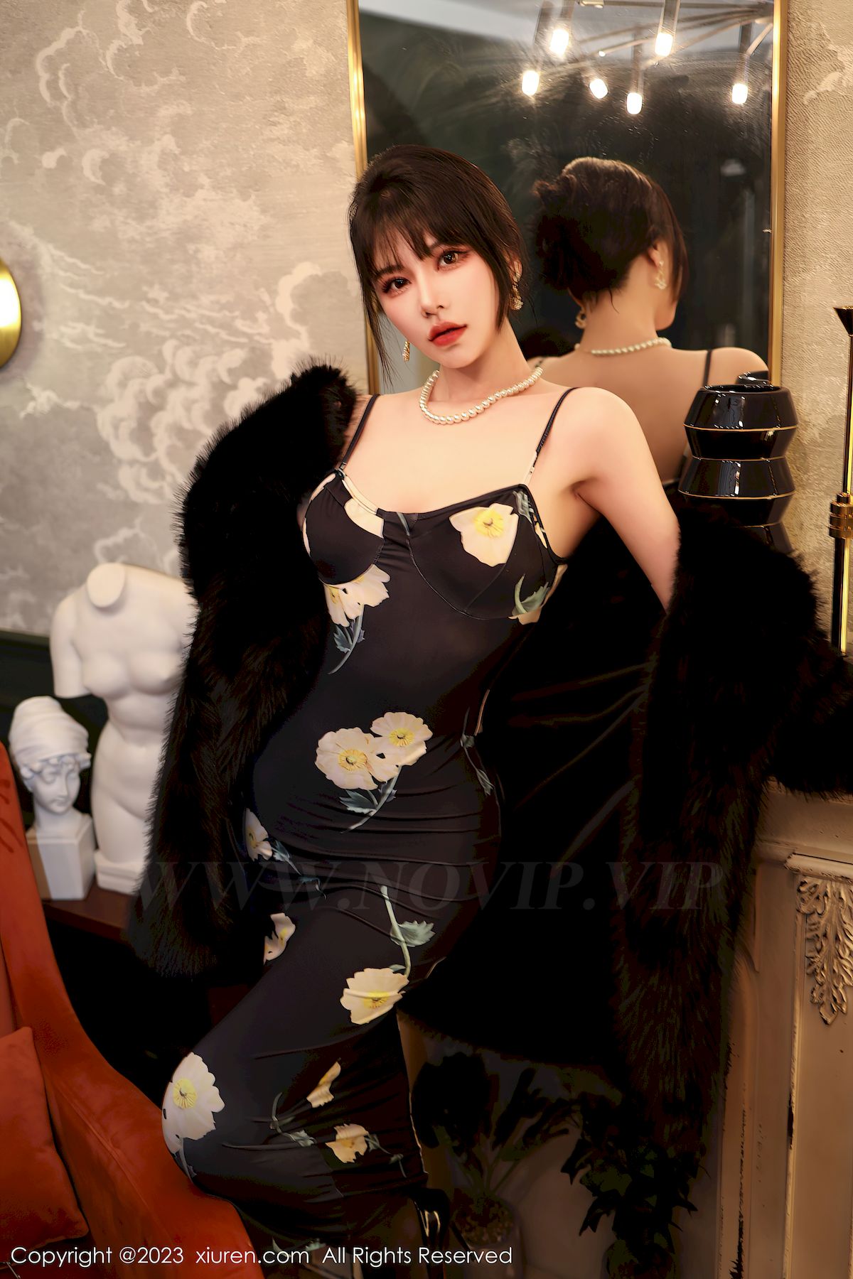 秀人网新人嫩模桃桃子_黑色花朵图案长裙黑丝性感写真 – 美女 –
