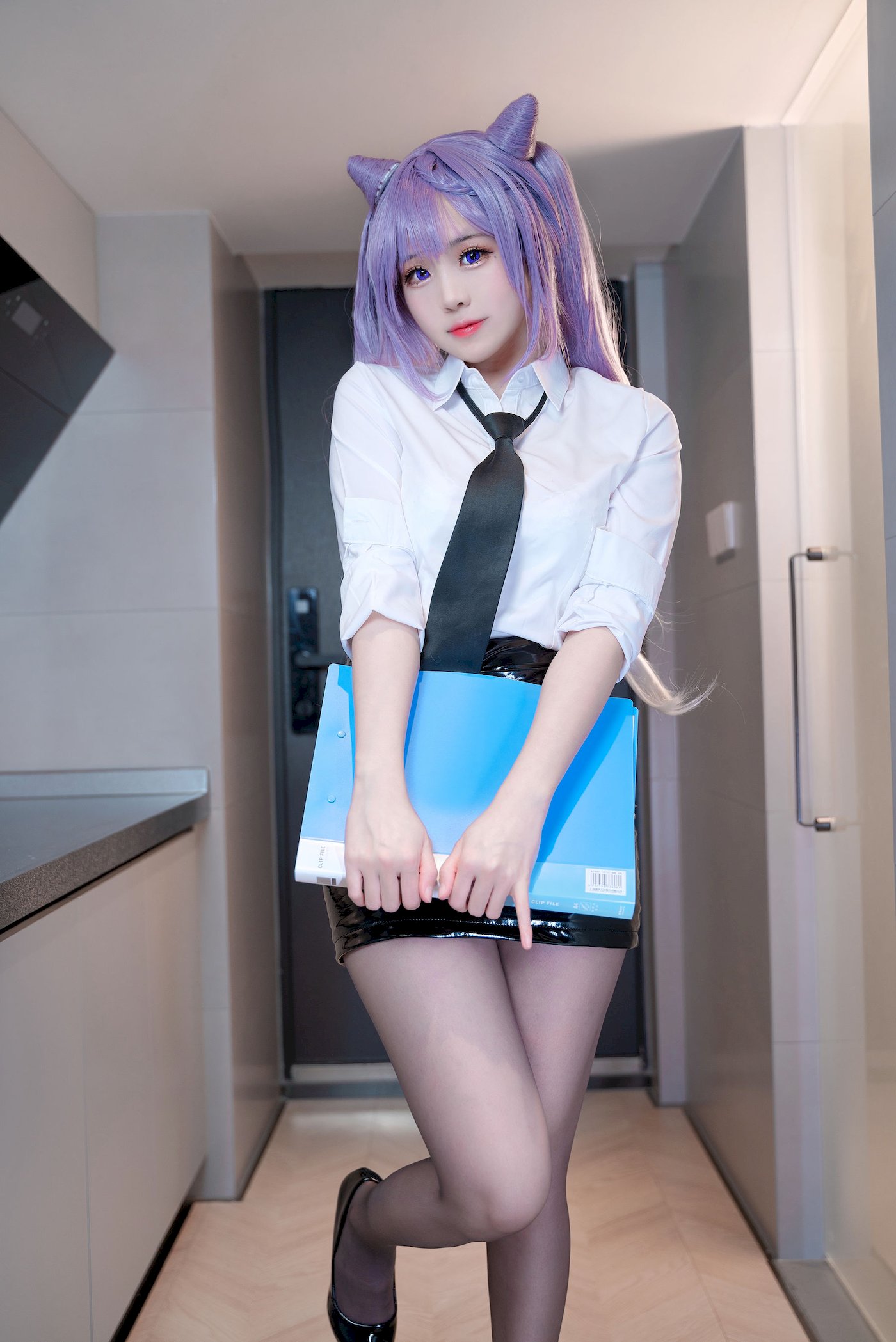 邻家少女miko酱ww黑丝美腿职场OL白领风格清纯写真 – 美女 –