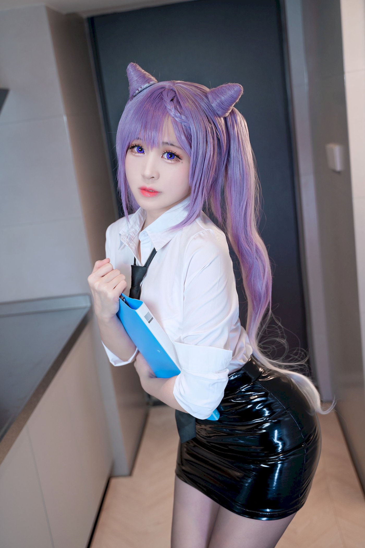 邻家少女miko酱ww黑丝美腿职场OL白领风格清纯写真 – 美女 –