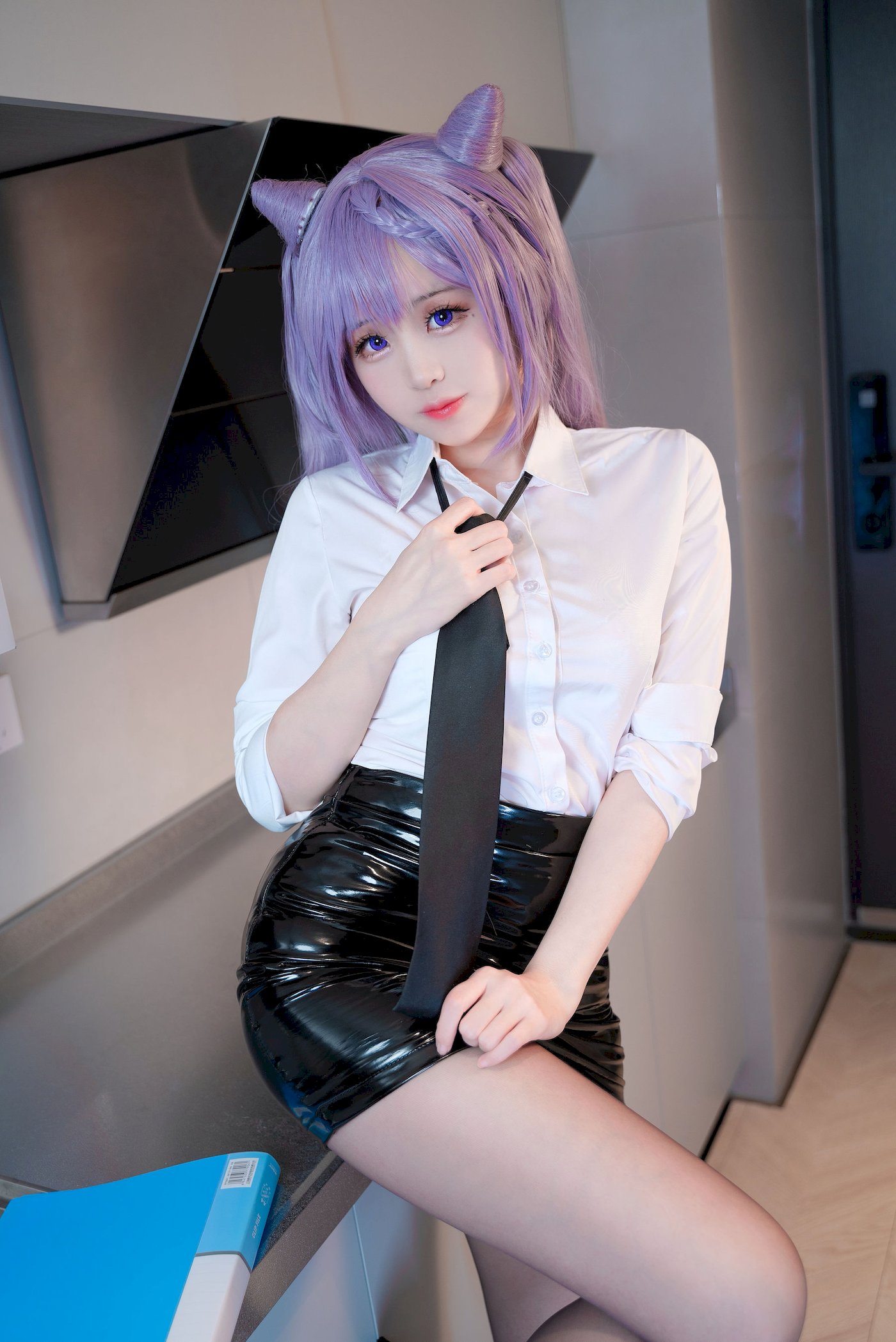 邻家少女miko酱ww黑丝美腿职场OL白领风格清纯写真 – 美女 –