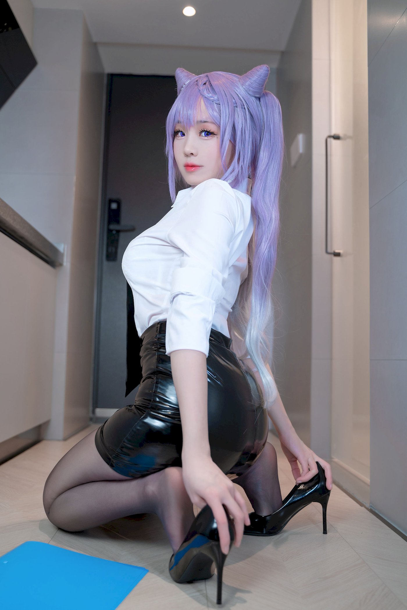邻家少女miko酱ww黑丝美腿职场OL白领风格清纯写真 – 美女 –