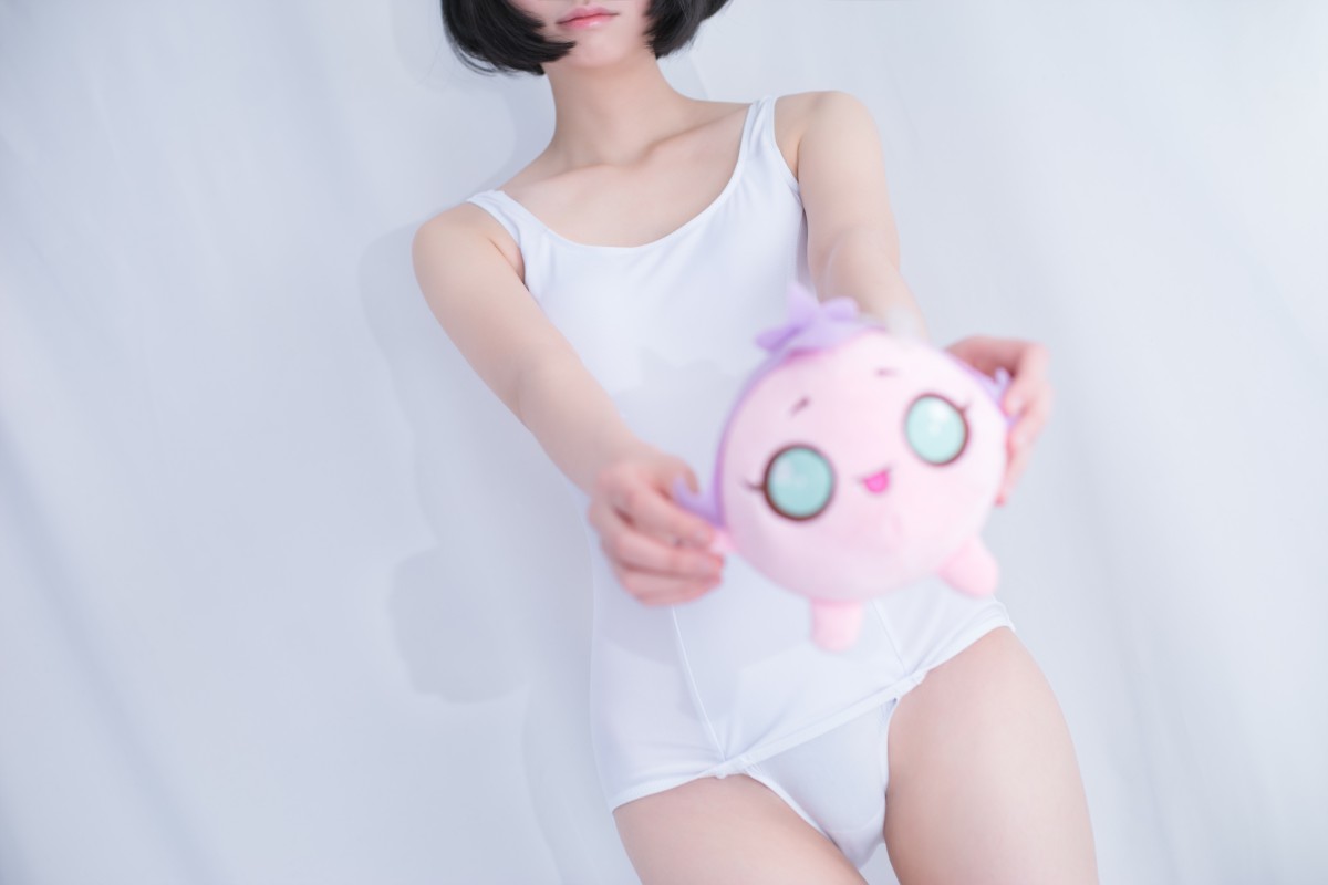 [轻兰映画写真]SPL.001 白色纯情丝袜秀 – COSPLAY