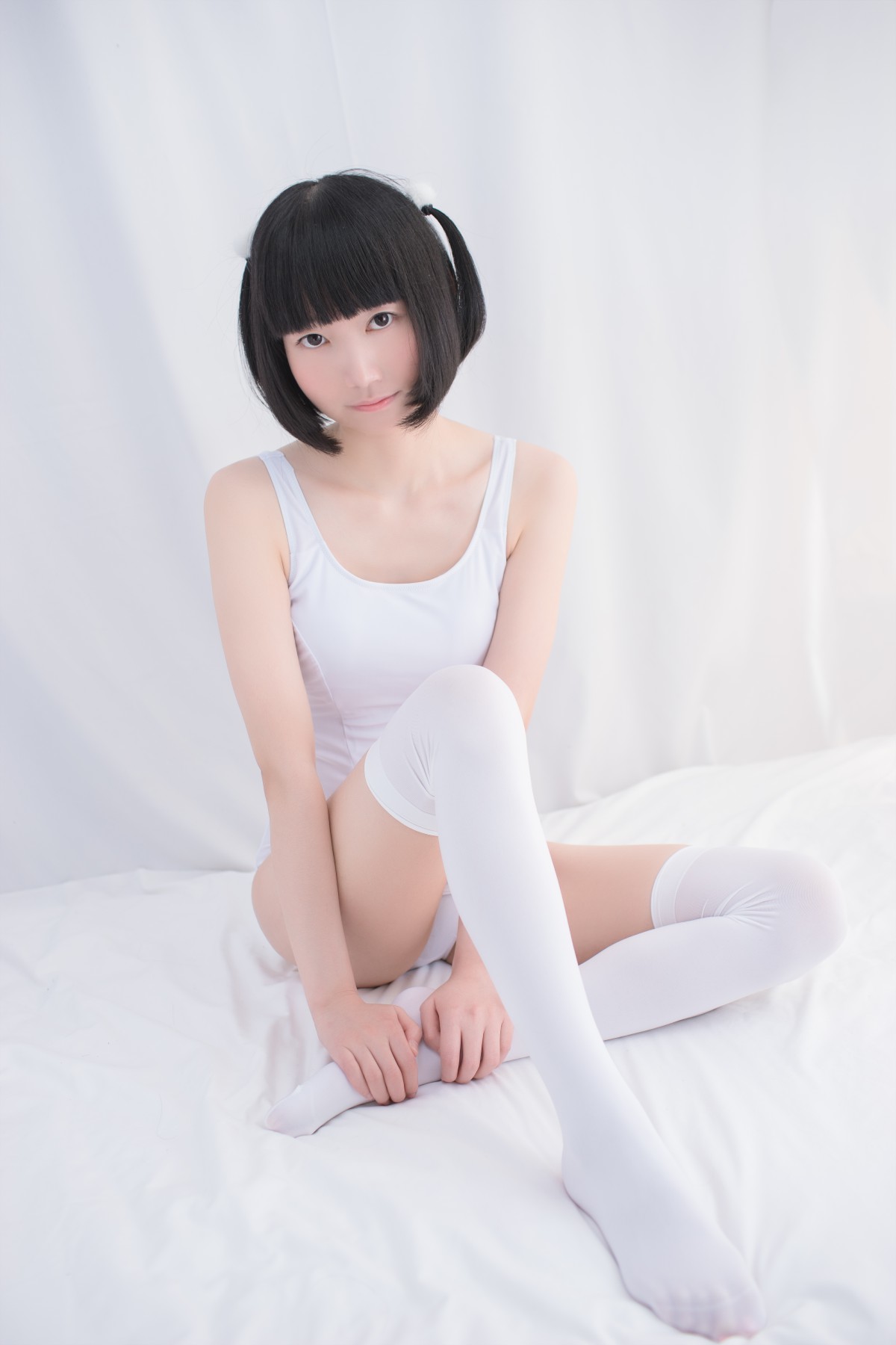 [轻兰映画写真]SPL.001 白色纯情丝袜秀 – COSPLAY