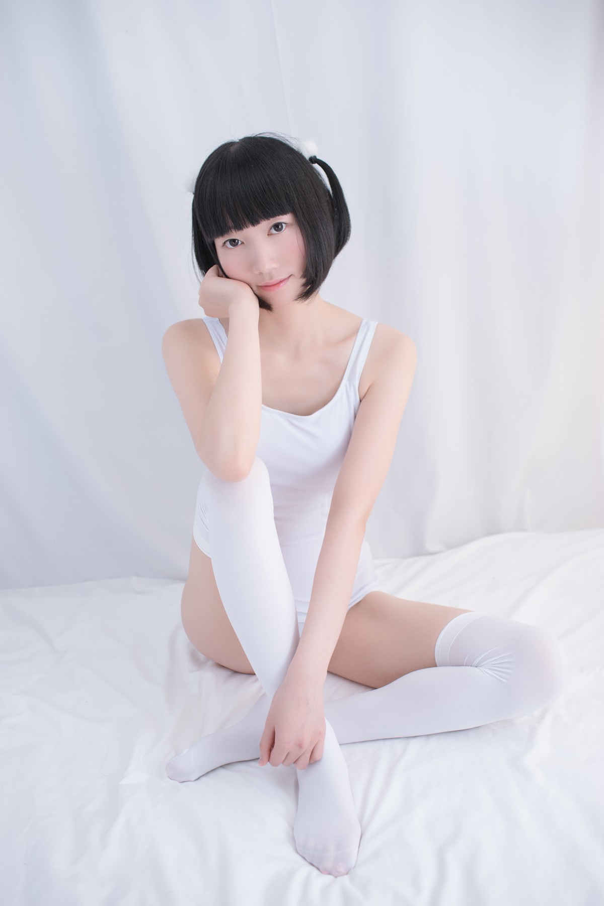 [轻兰映画写真]SPL.001 白色纯情丝袜秀 – COSPLAY