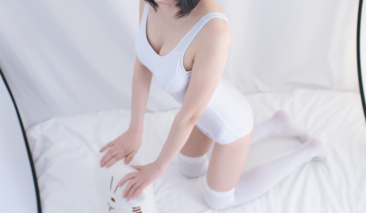 [轻兰映画写真]SPL.001 白色纯情丝袜秀 – COSPLAY