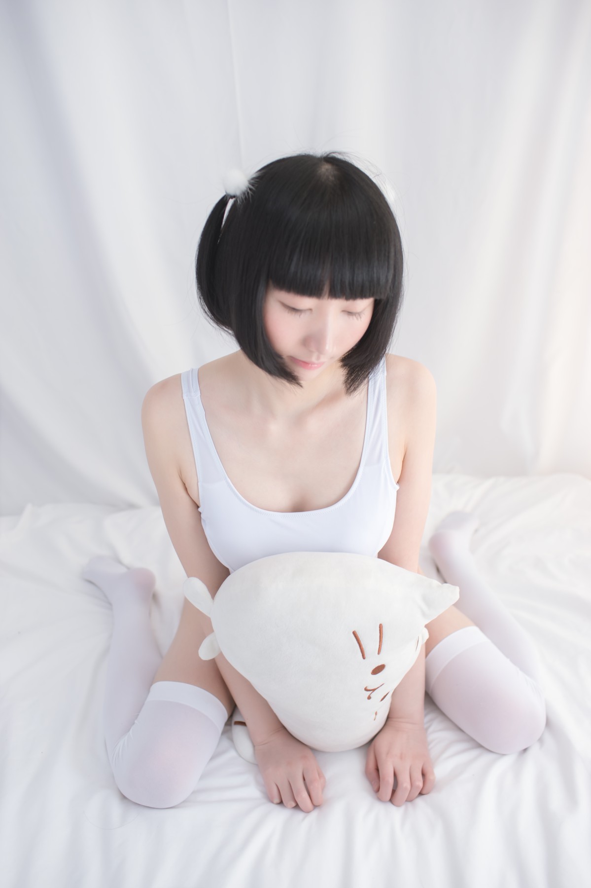 [轻兰映画写真]SPL.001 白色纯情丝袜秀 – COSPLAY