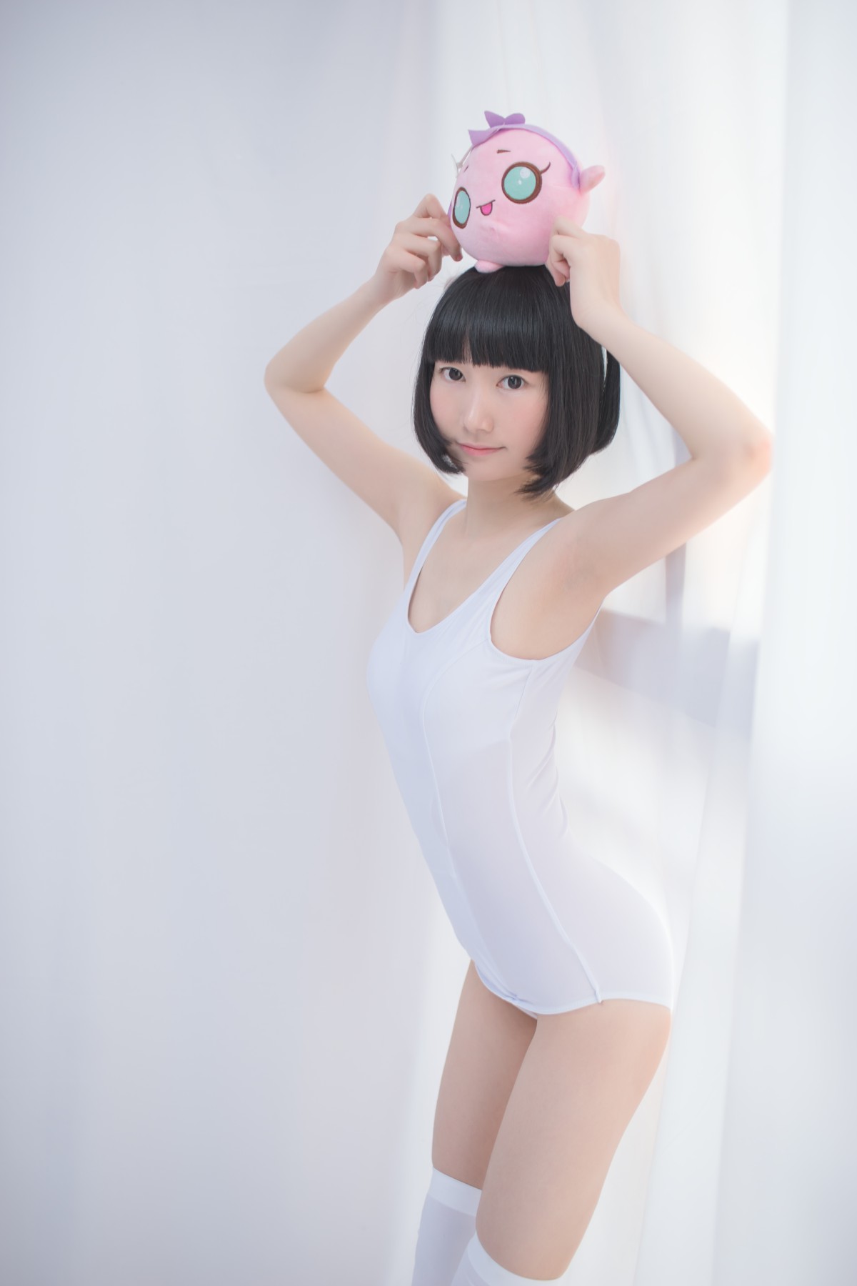[轻兰映画写真]SPL.001 白色纯情丝袜秀 – COSPLAY