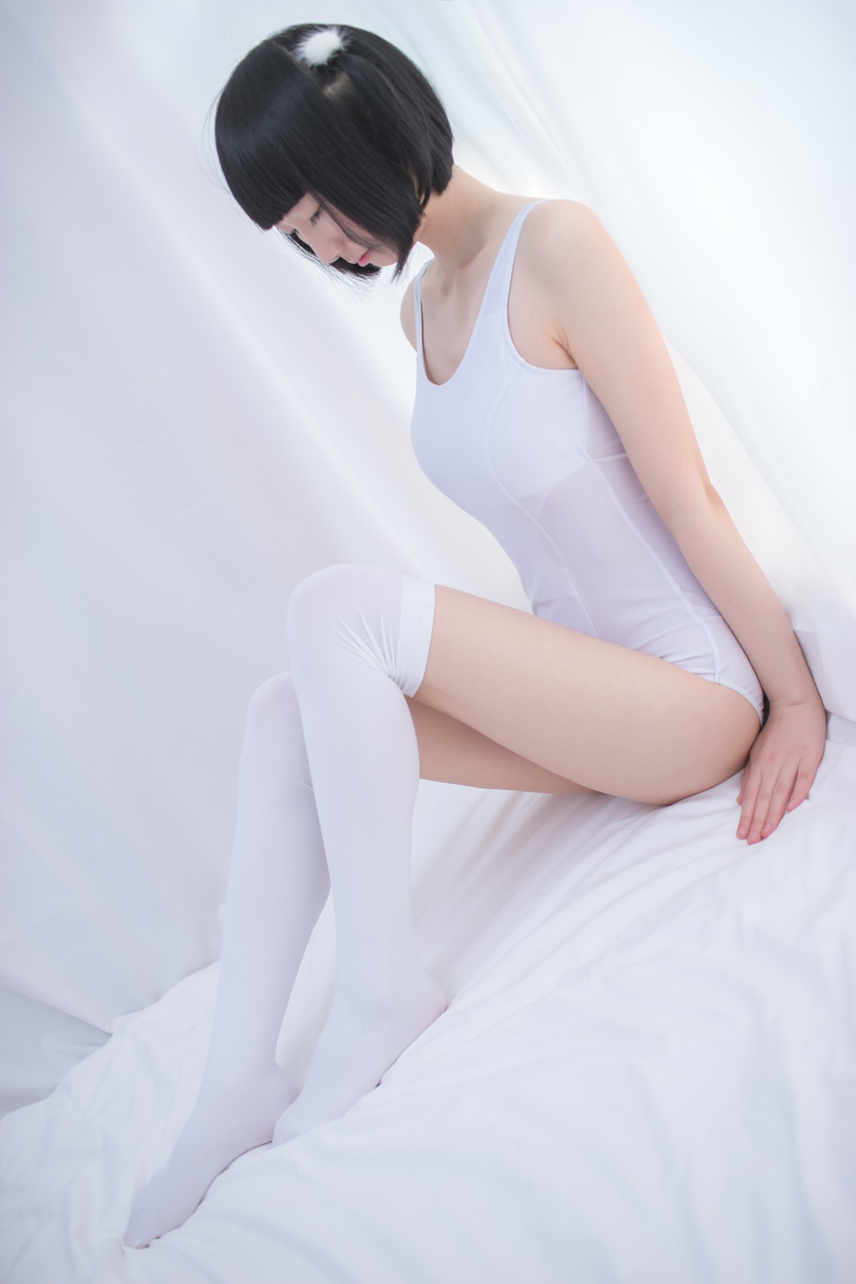 [轻兰映画写真]SPL.001 白色纯情丝袜秀 – COSPLAY