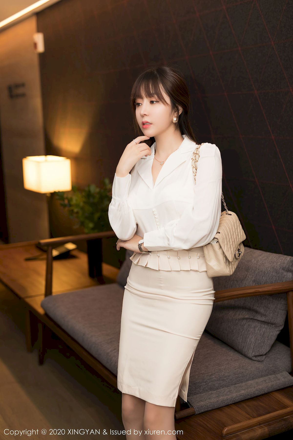 [星颜社XINGYAN] Vol.136 女神王雨纯 – 典雅服饰+熟女气息私房写真