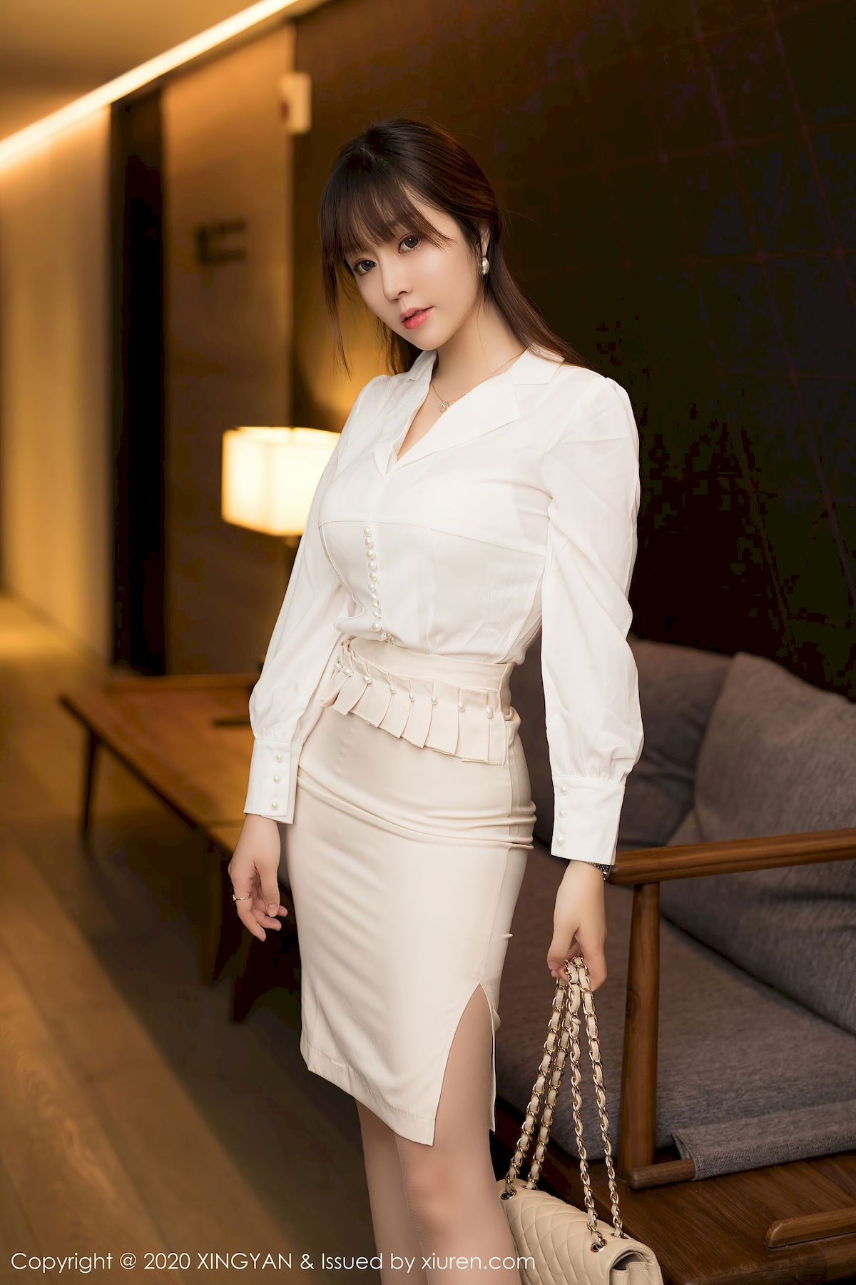 [星颜社XINGYAN] Vol.136 女神王雨纯 – 典雅服饰+熟女气息私房写真