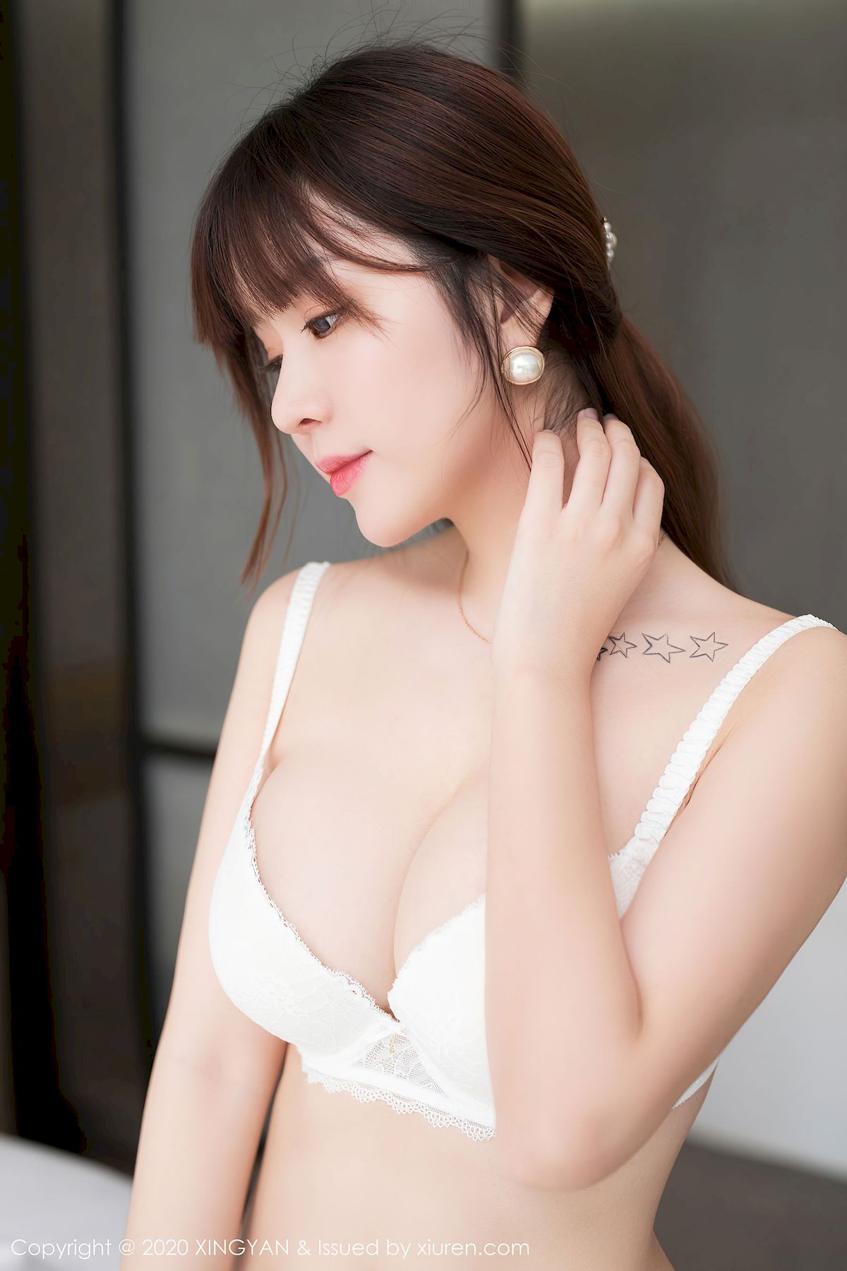 [星颜社XINGYAN] Vol.136 女神王雨纯 – 典雅服饰+熟女气息私房写真