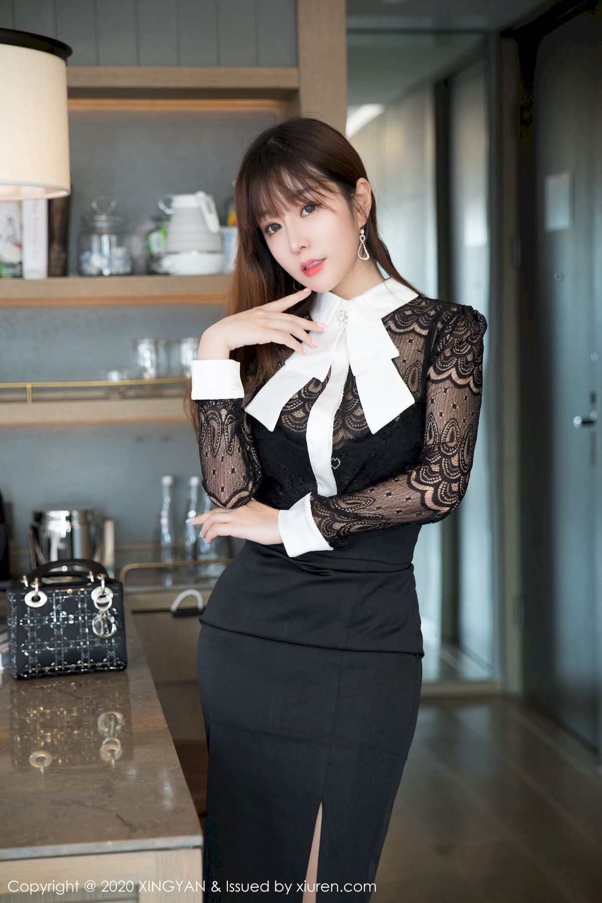 [星颜社XINGYAN] Vol.134 女神王雨纯 – 镂空服饰+丝袜美腿性感写真
