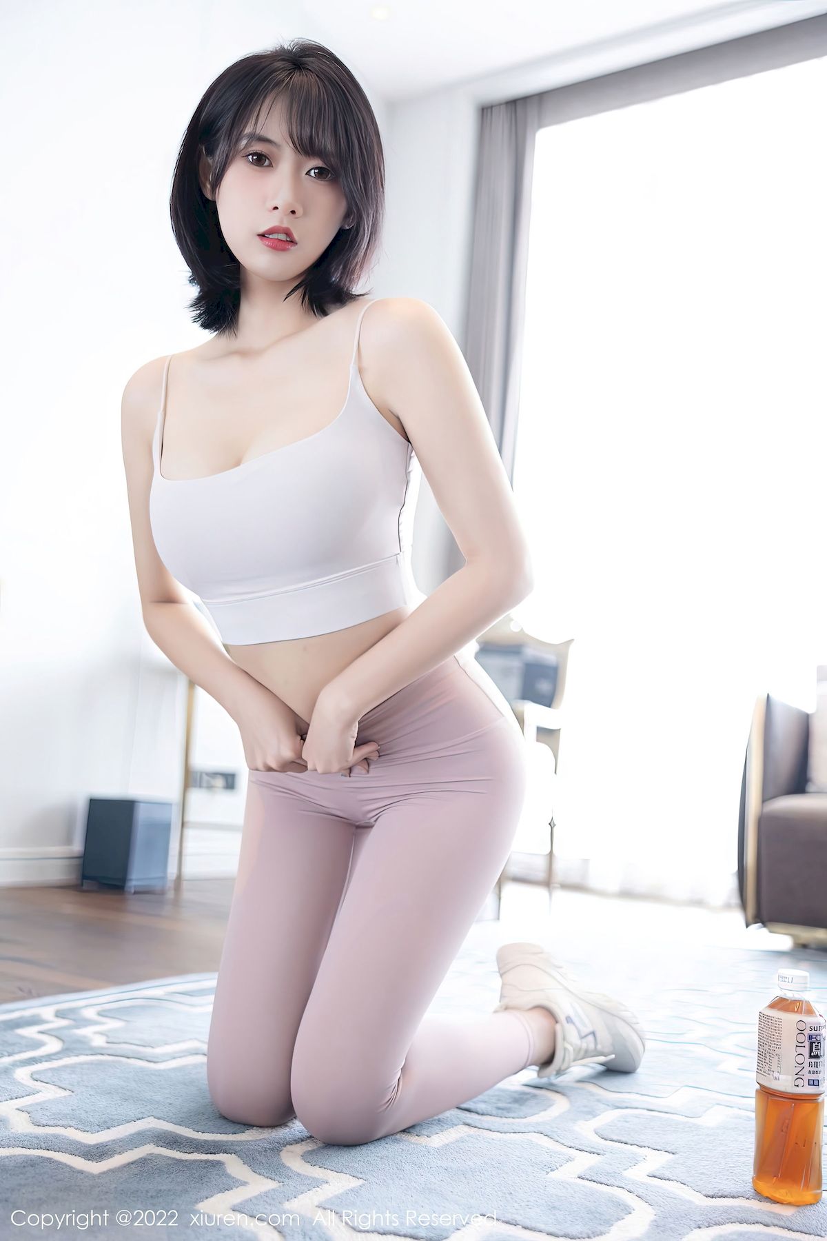 [秀人XiuRen] No.5885 模特林子遥 – 浅色瑜伽服+曼妙身姿性感写真