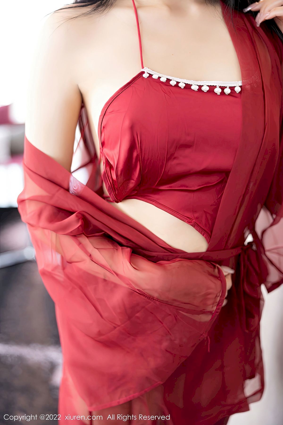 [秀人XiuRen] No.5850 模特林子遥 – 红黑两套服饰+曼妙身姿性感写真