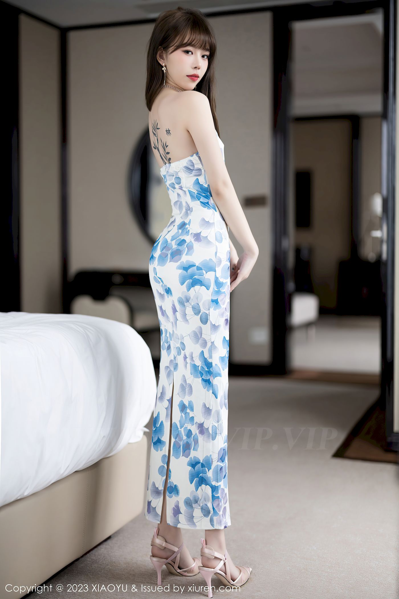 语画界美女模特小奶瓶呜呜露肩连衣裙极致美腿性感写真 – 美女 –
